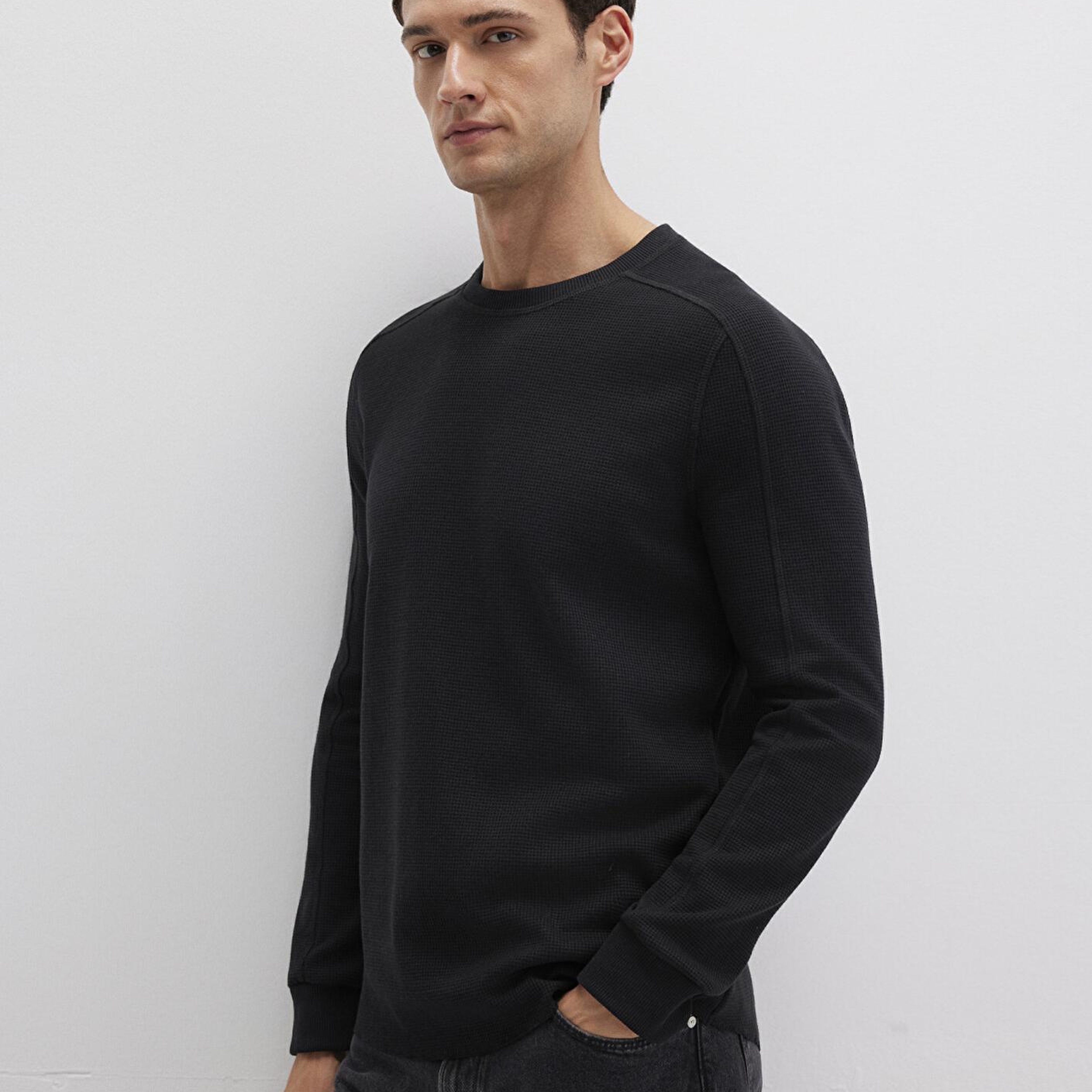 Mavi Uzun Kollu Dokulu Siyah Basic Tişört Slim Fit / Dar Kesim 0610106-900