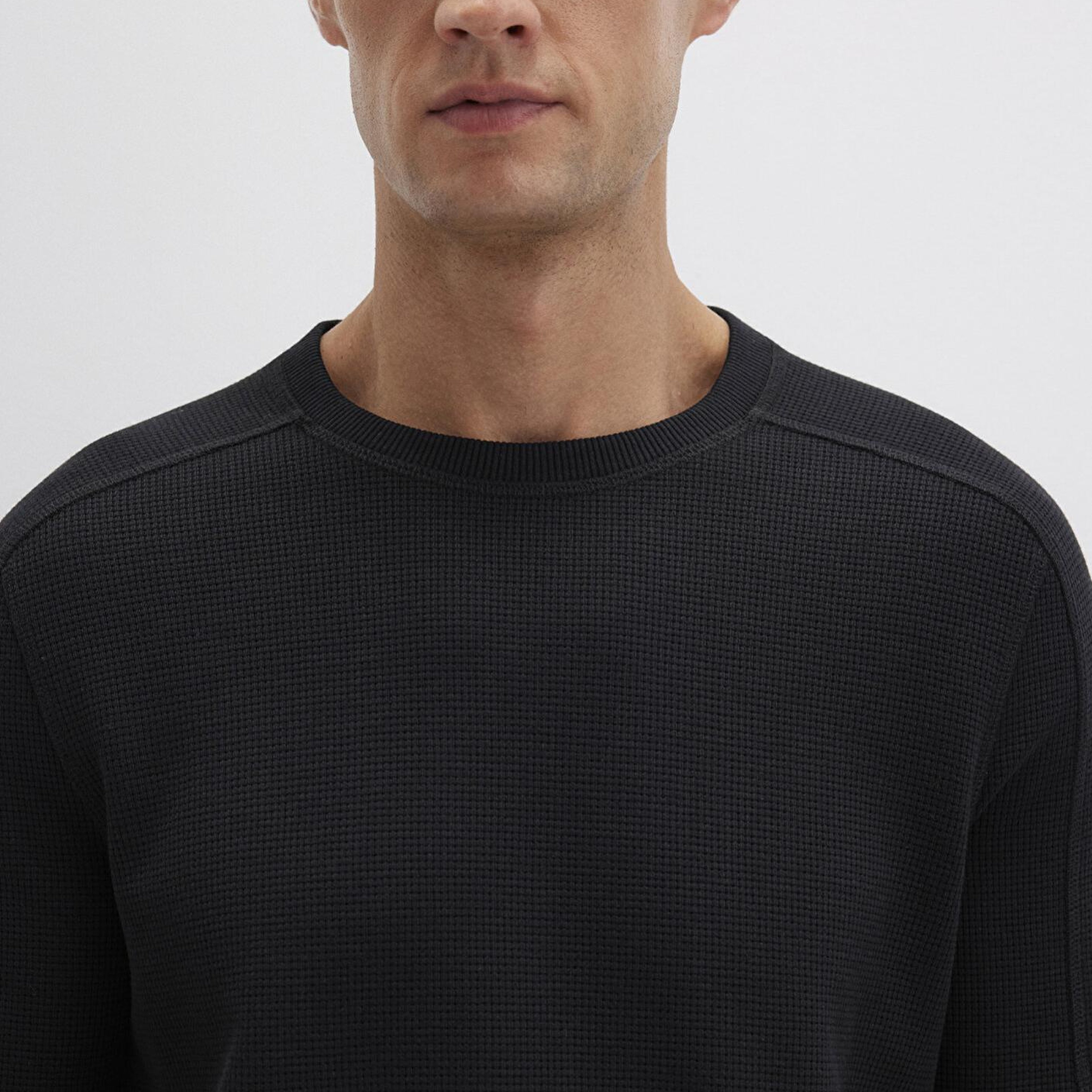 Mavi Uzun Kollu Dokulu Siyah Basic Tişört Slim Fit / Dar Kesim 0610106-900