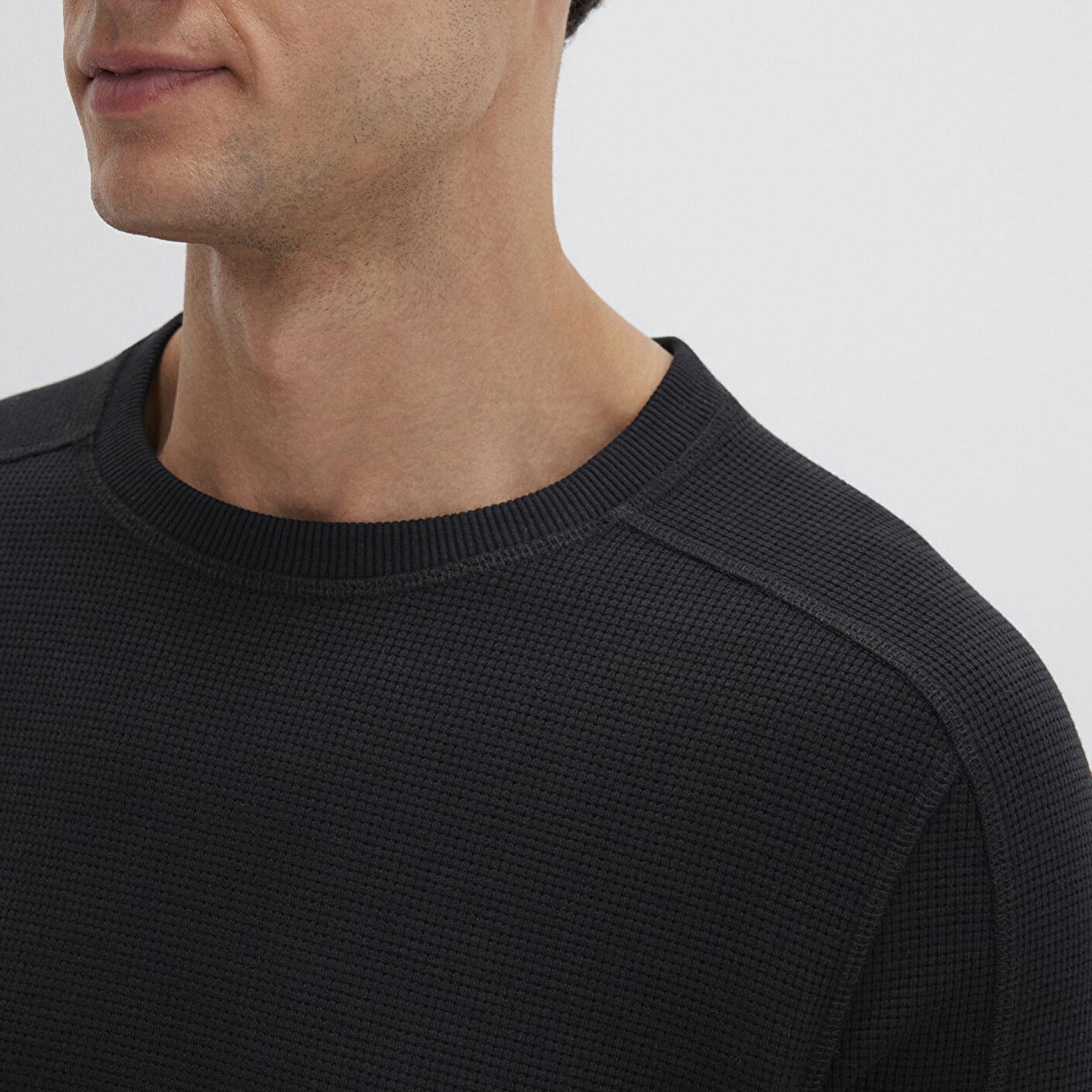 Mavi Uzun Kollu Dokulu Siyah Basic Tişört Slim Fit / Dar Kesim 0610106-900