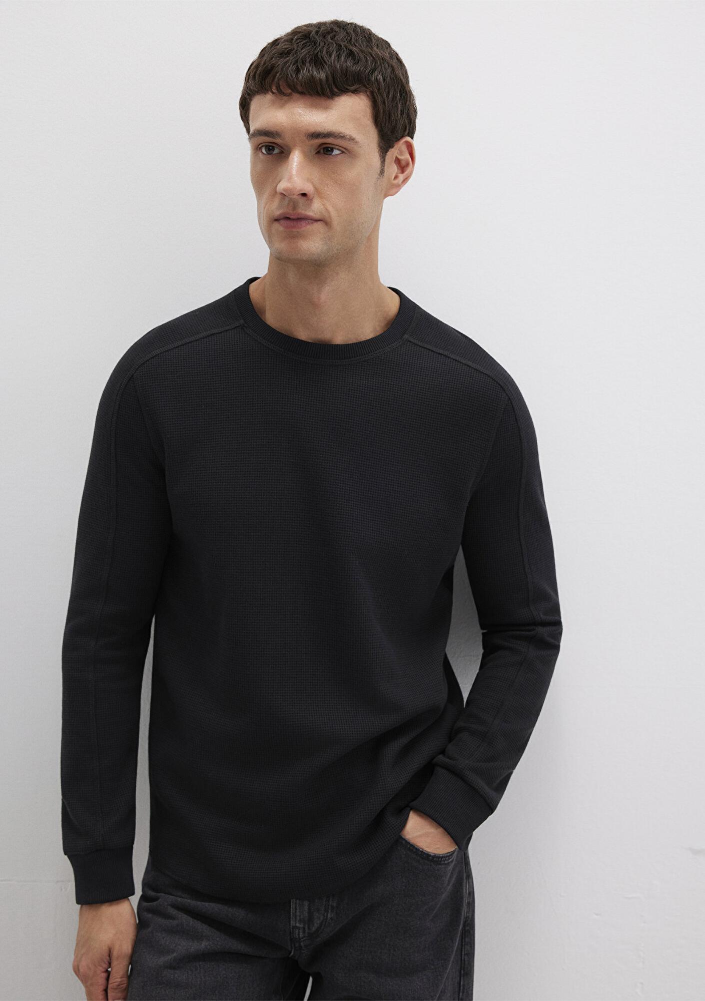 Mavi Uzun Kollu Dokulu Siyah Basic Tişört Slim Fit / Dar Kesim 0610106-900