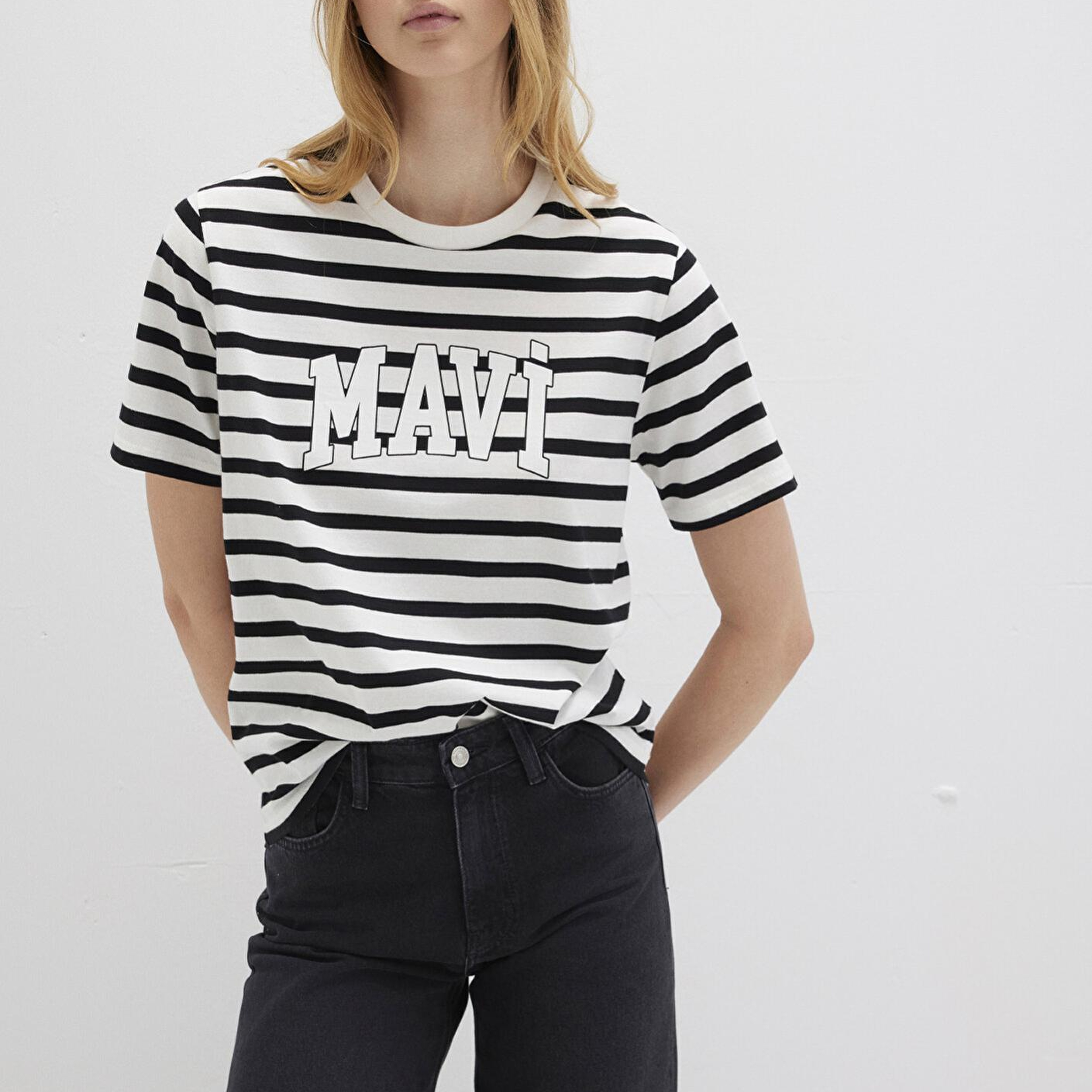 Mavi Mavi Logo Baskılı Siyah Çizgili Tişört Regular Fit / Normal Kesim 1611360-84041