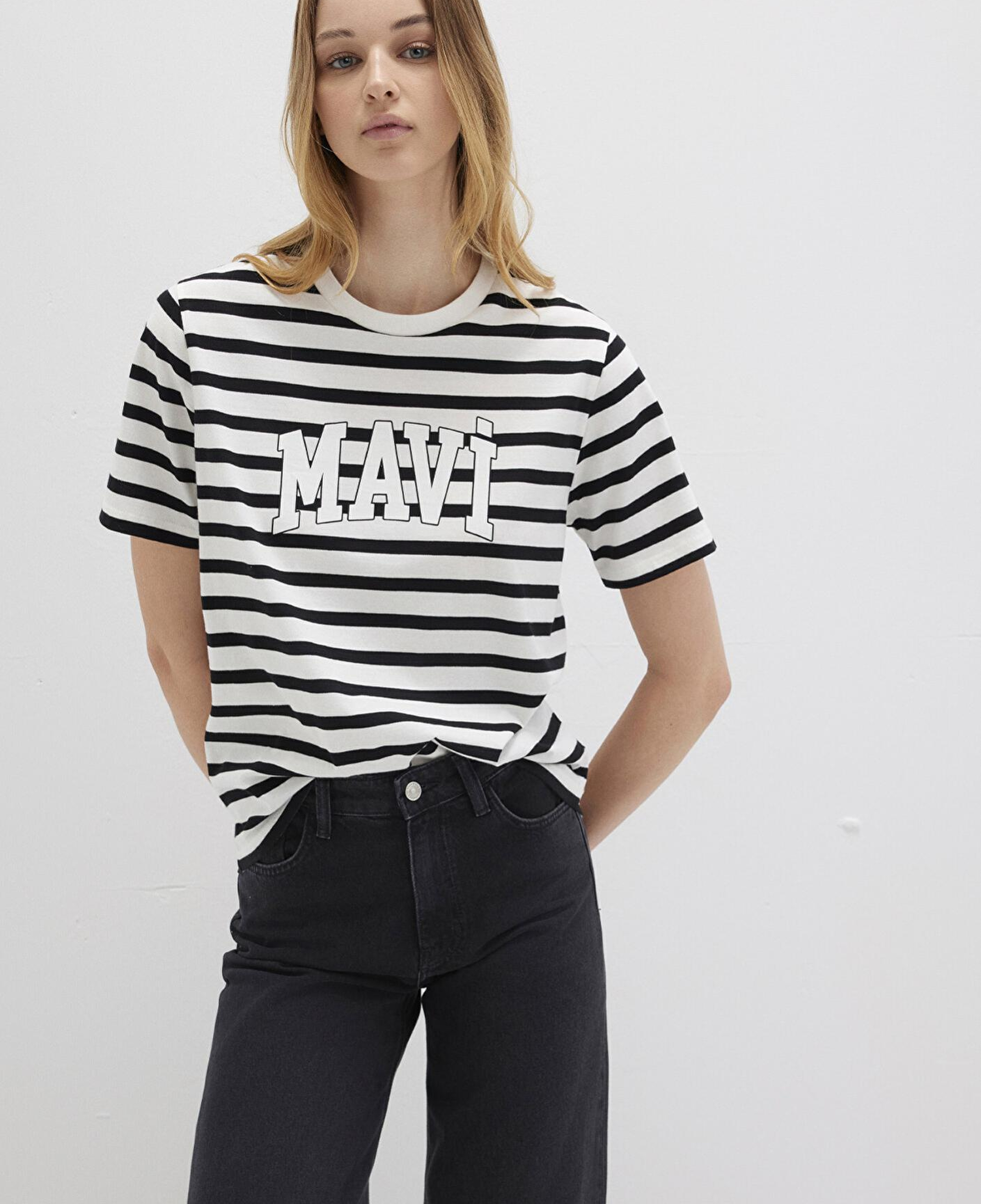 Mavi Mavi Logo Baskılı Siyah Çizgili Tişört Regular Fit / Normal Kesim 1611360-84041