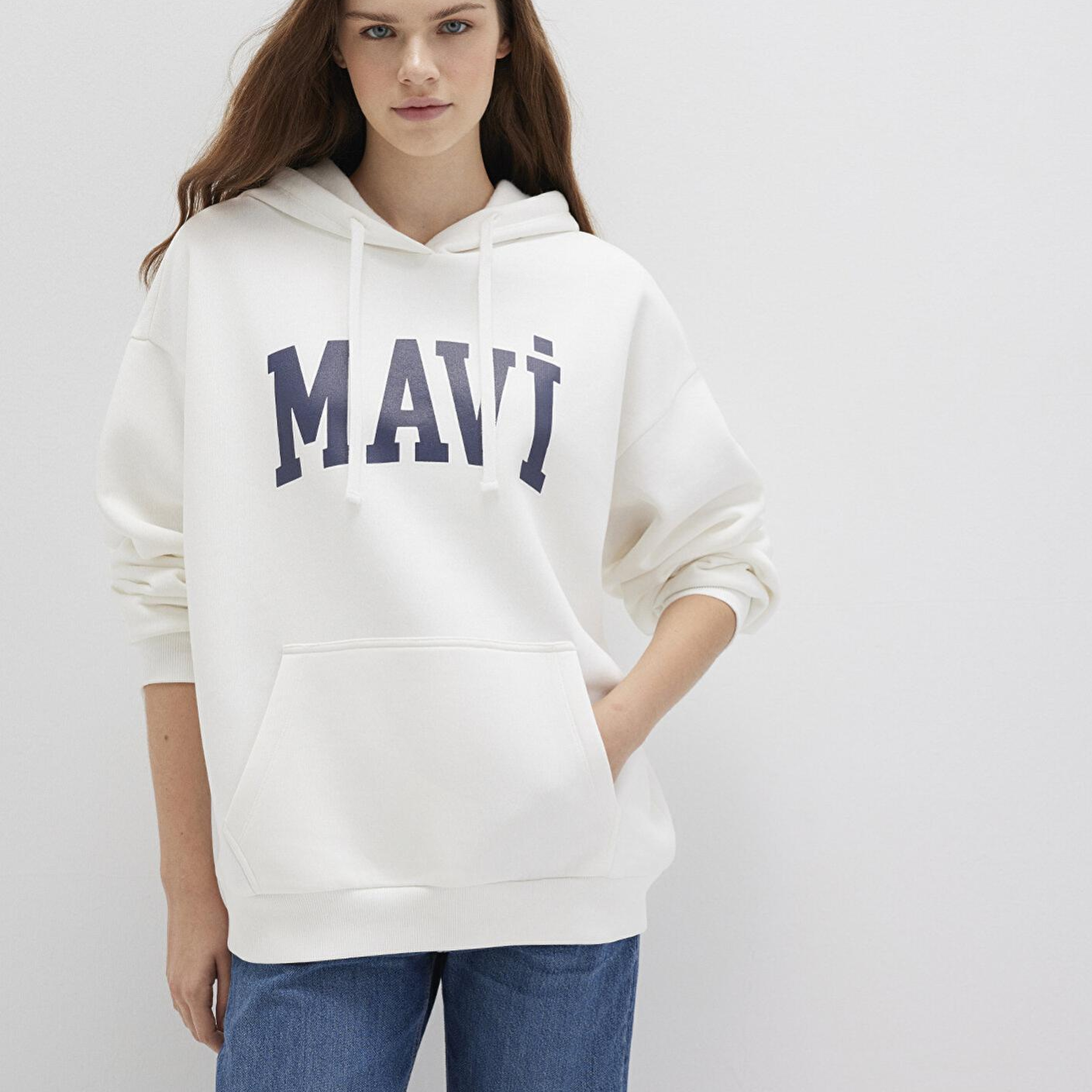 Mavi Mavi Logo Baskılı Kapüşonlu Beyaz Sweatshirt 1600361-81964
