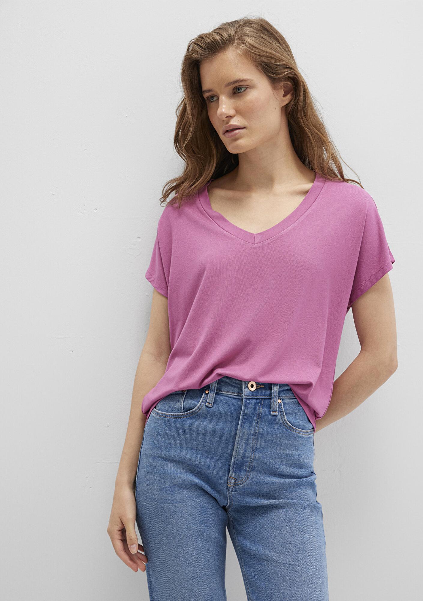 Mavi V Yaka Pembe Basic Viskoz Tişört Regular Fit / Normal Kesim 167714-70955