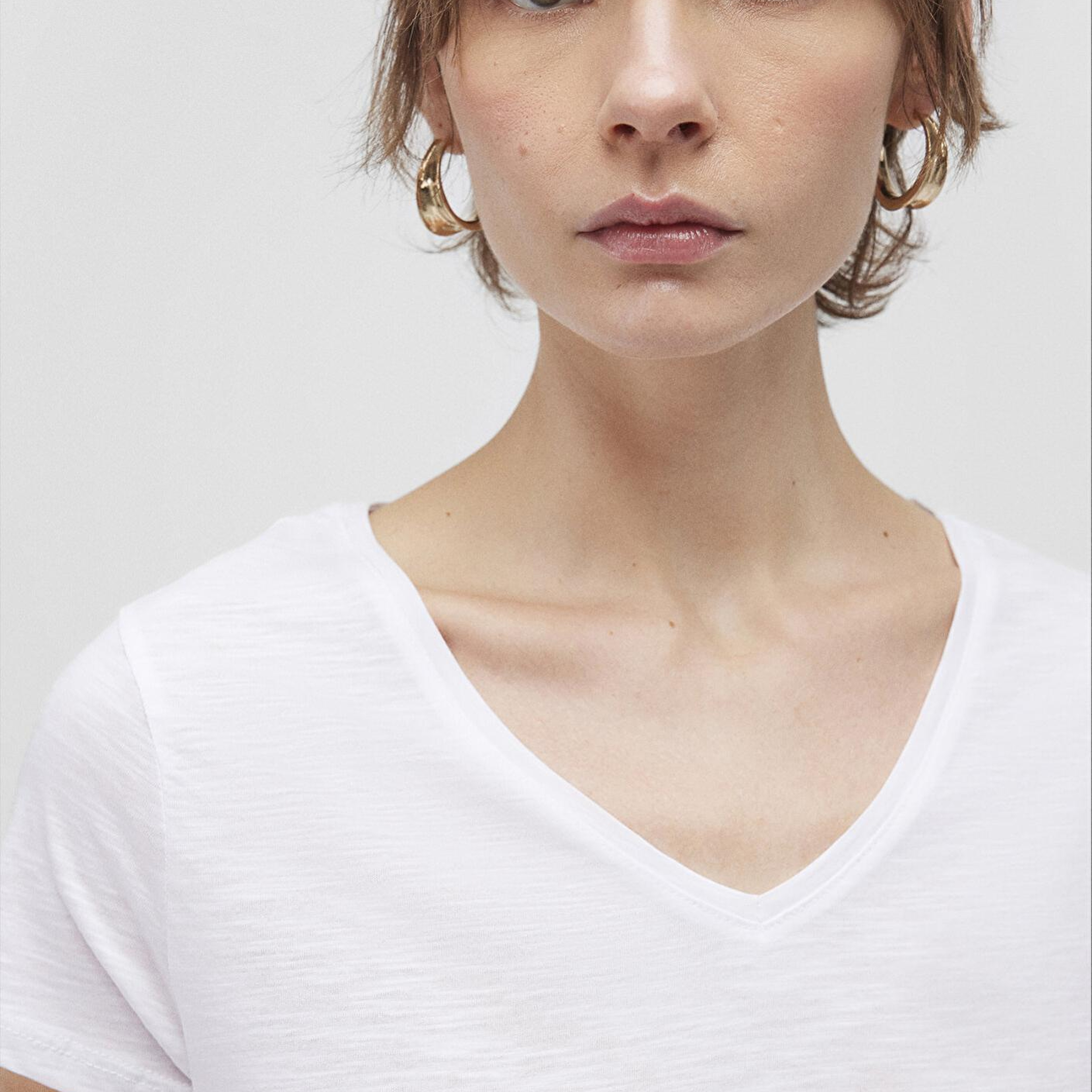 Mavi 2li Siyah Beyaz Kadın V Yaka Basic Tişört Slim Fit / Dar Kesim 1611371-900