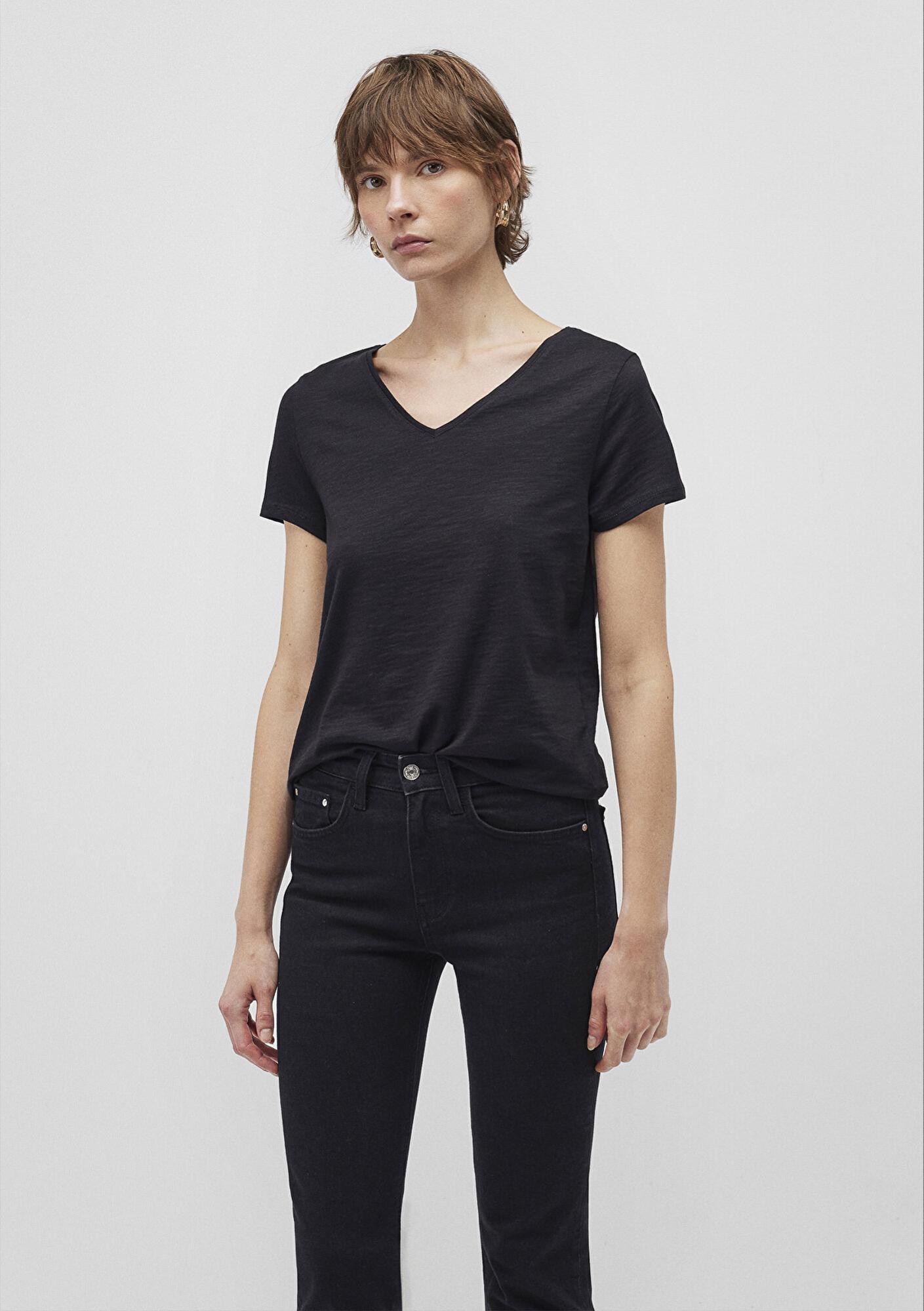 Mavi 2li Siyah Beyaz Kadın V Yaka Basic Tişört Slim Fit / Dar Kesim 1611371-900