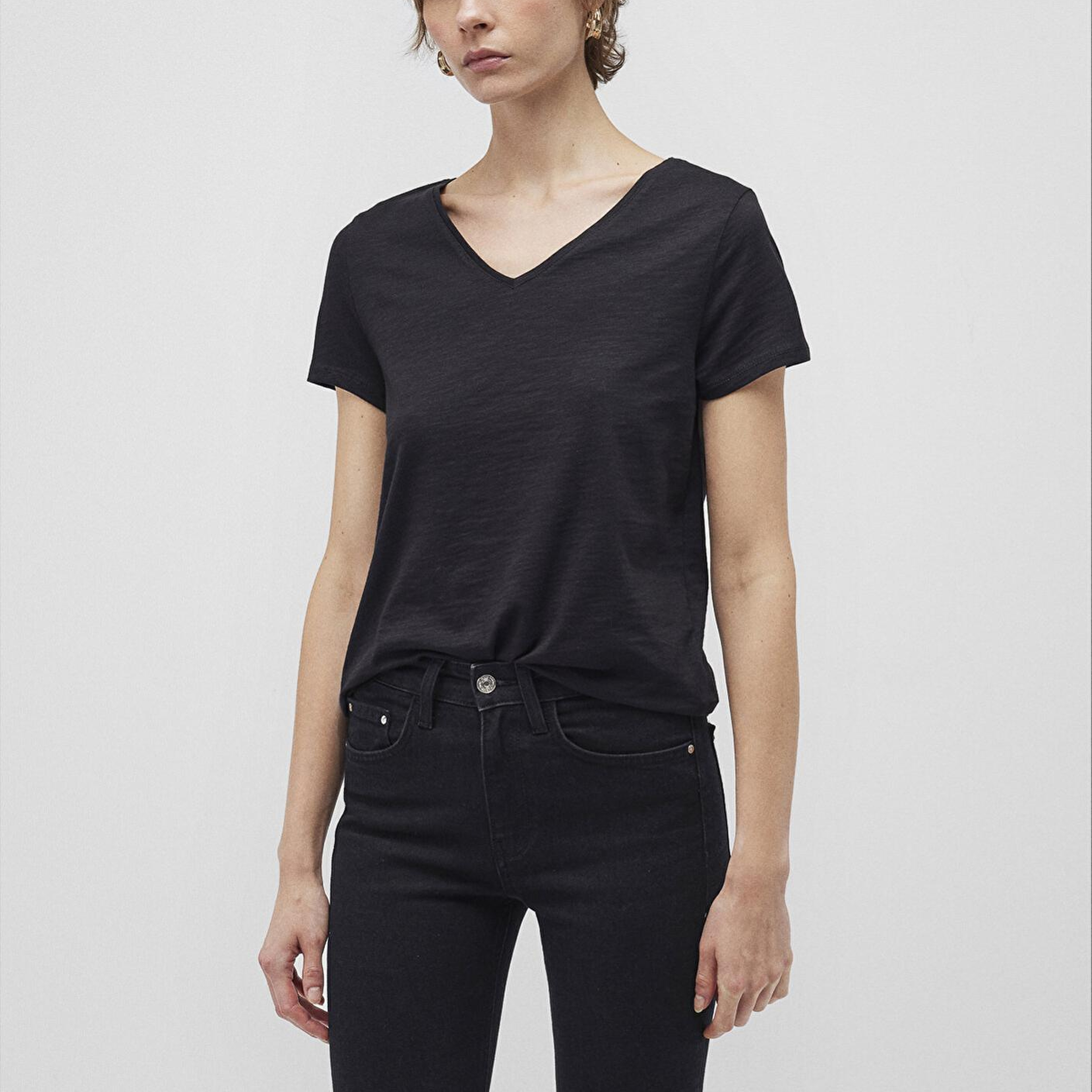 Mavi 2li Siyah Beyaz Kadın V Yaka Basic Tişört Slim Fit / Dar Kesim 1611371-900