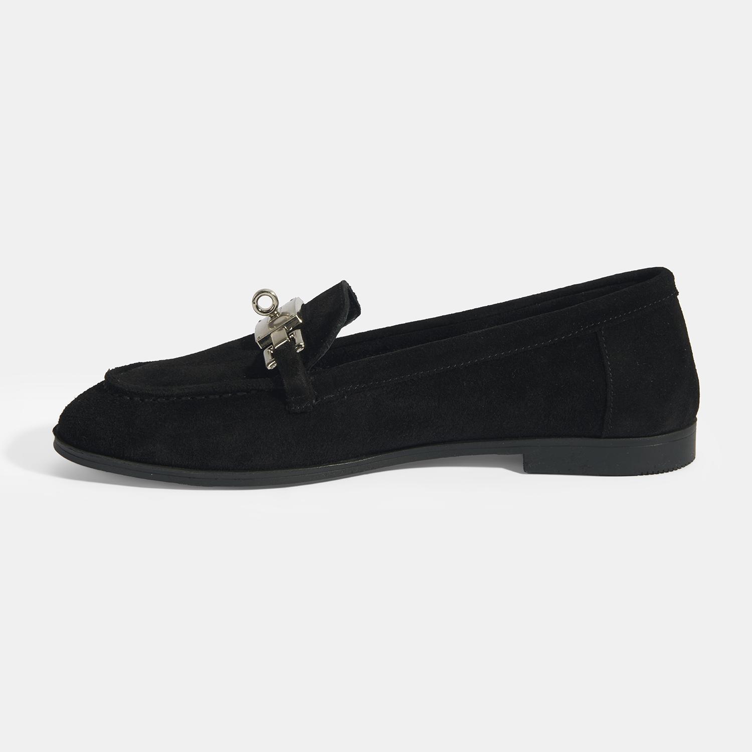 Kadın Siyah Kilit Aksesuarlı Slip-On Süet Loafer