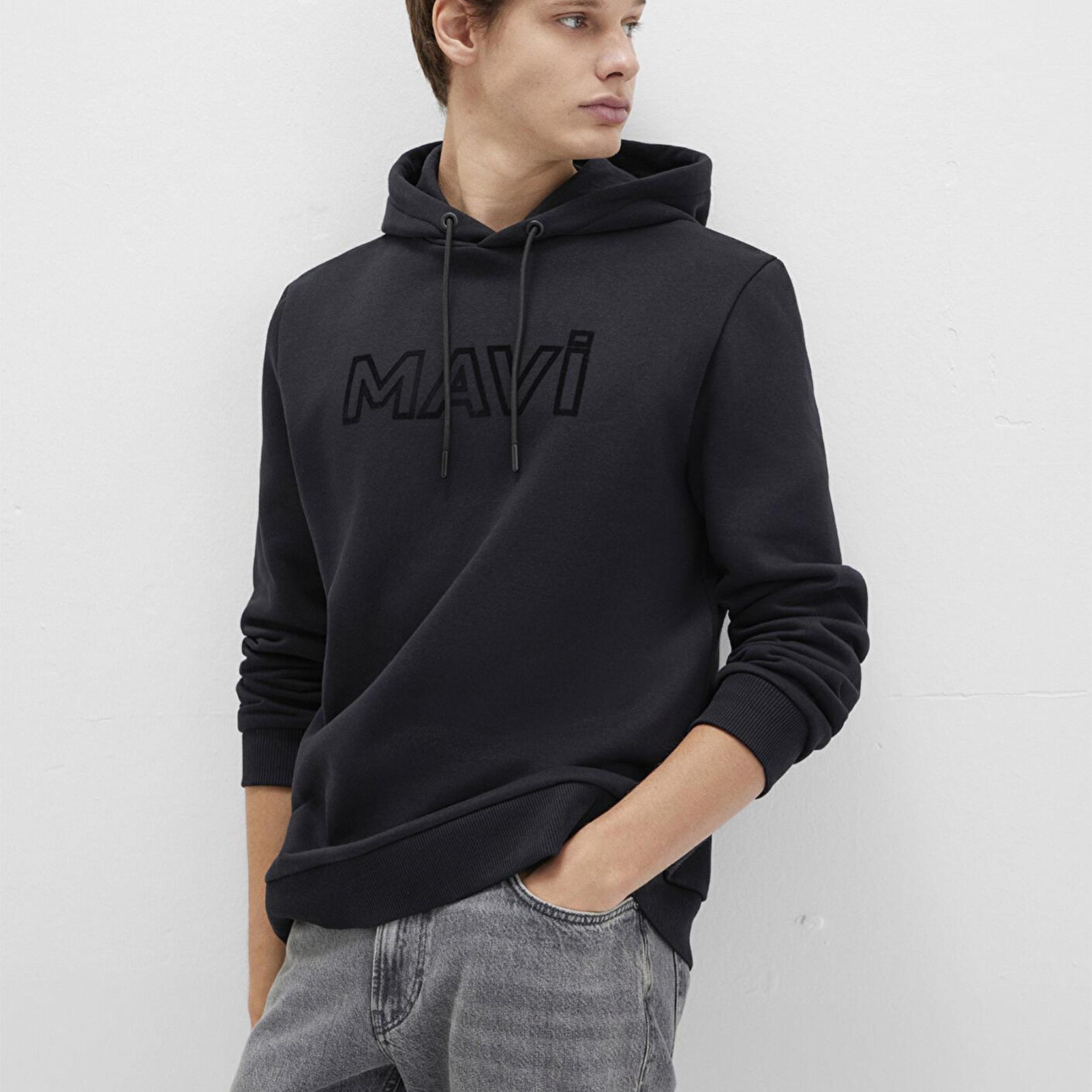 Mavi Mavi Logo Baskılı Kapüşonlu Siyah Sweatshirt 0610941-900
