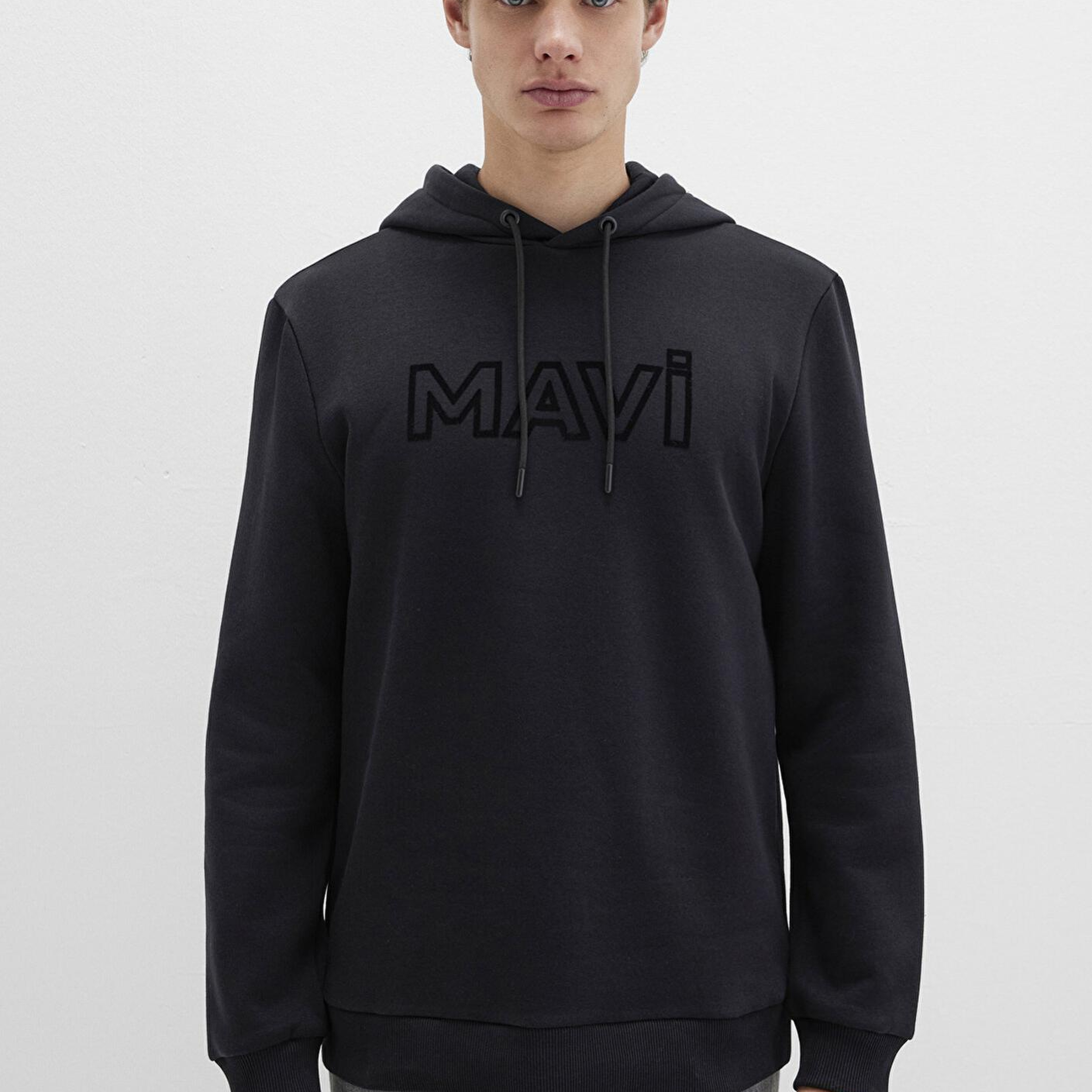 Mavi Mavi Logo Baskılı Kapüşonlu Siyah Sweatshirt 0610941-900