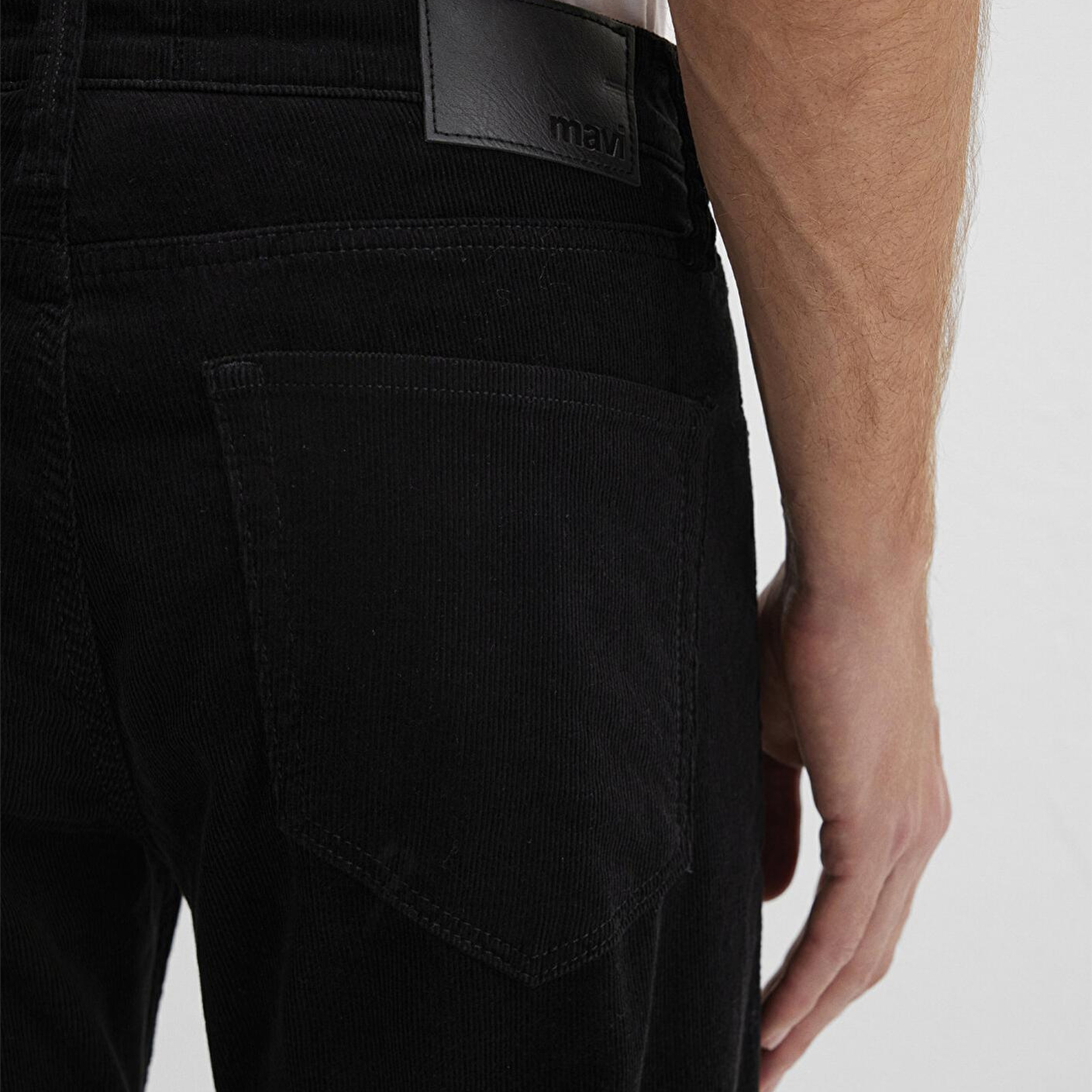 Mavi Hunter Siyah Kadife Pantolon 0020230269