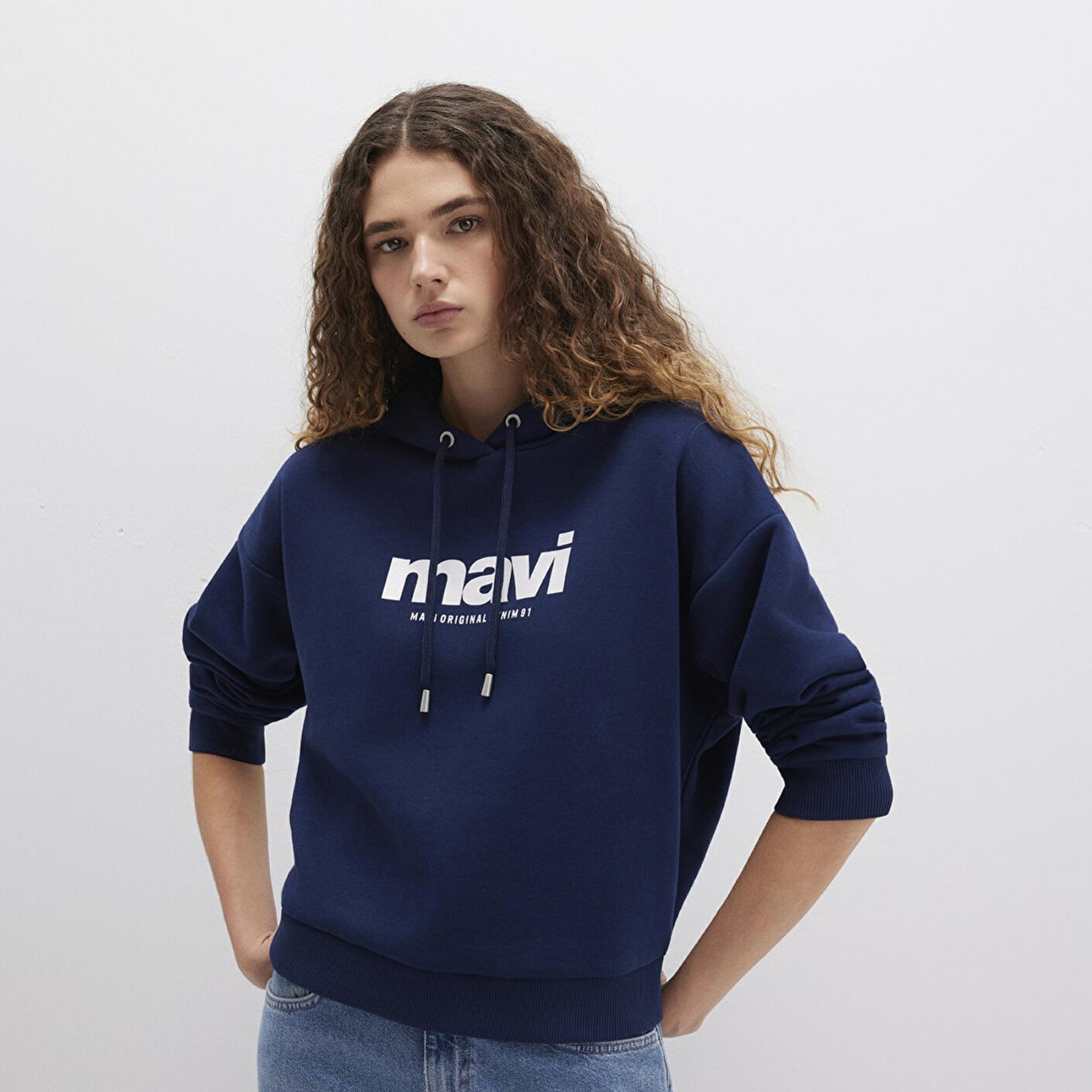 Mavi Mavi Logo Baskılı Kapüşonlu Lacivert Sweatshirt 168334-70488