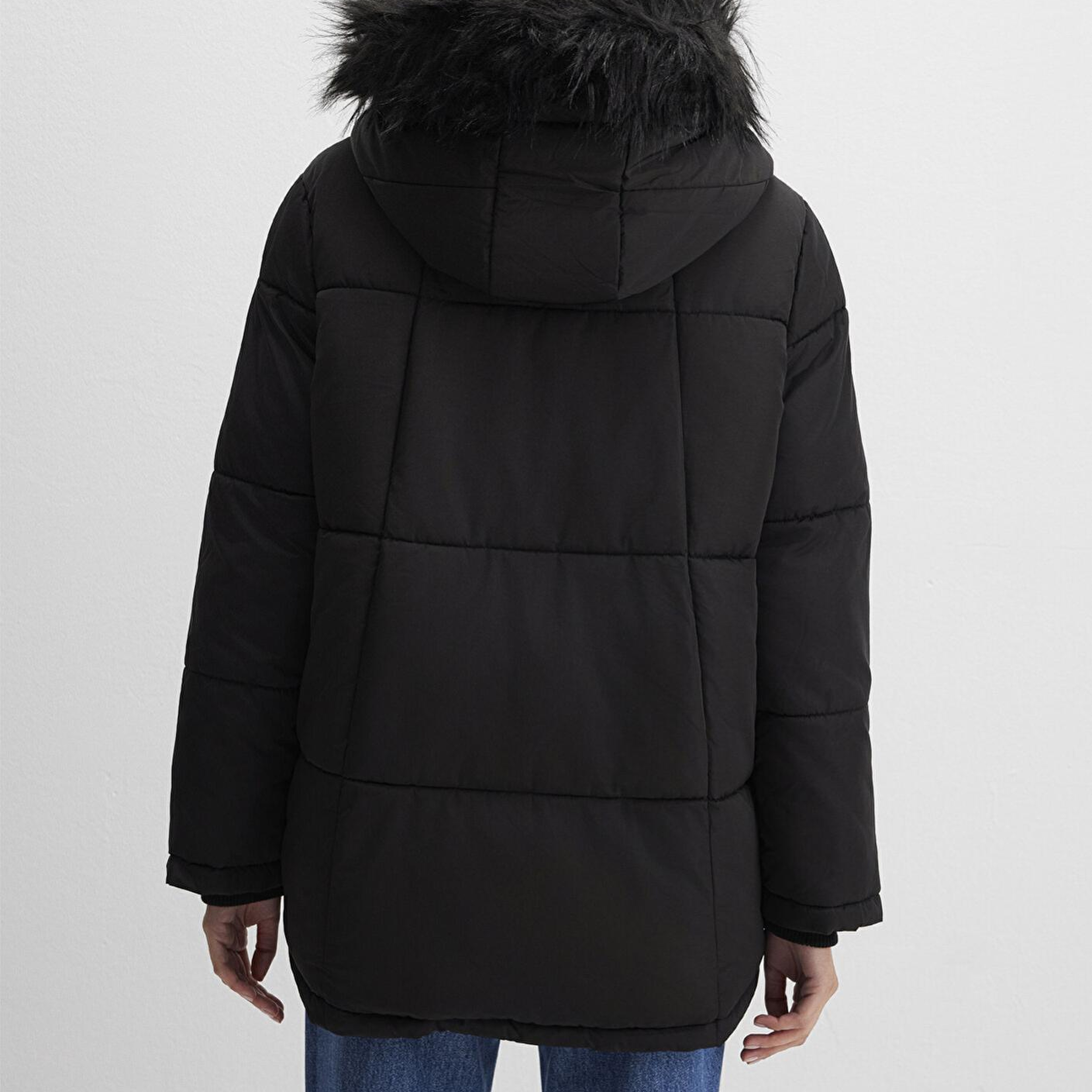 Mavi Suni Kürk Detaylı Siyah Şişme Mont 1110100-900