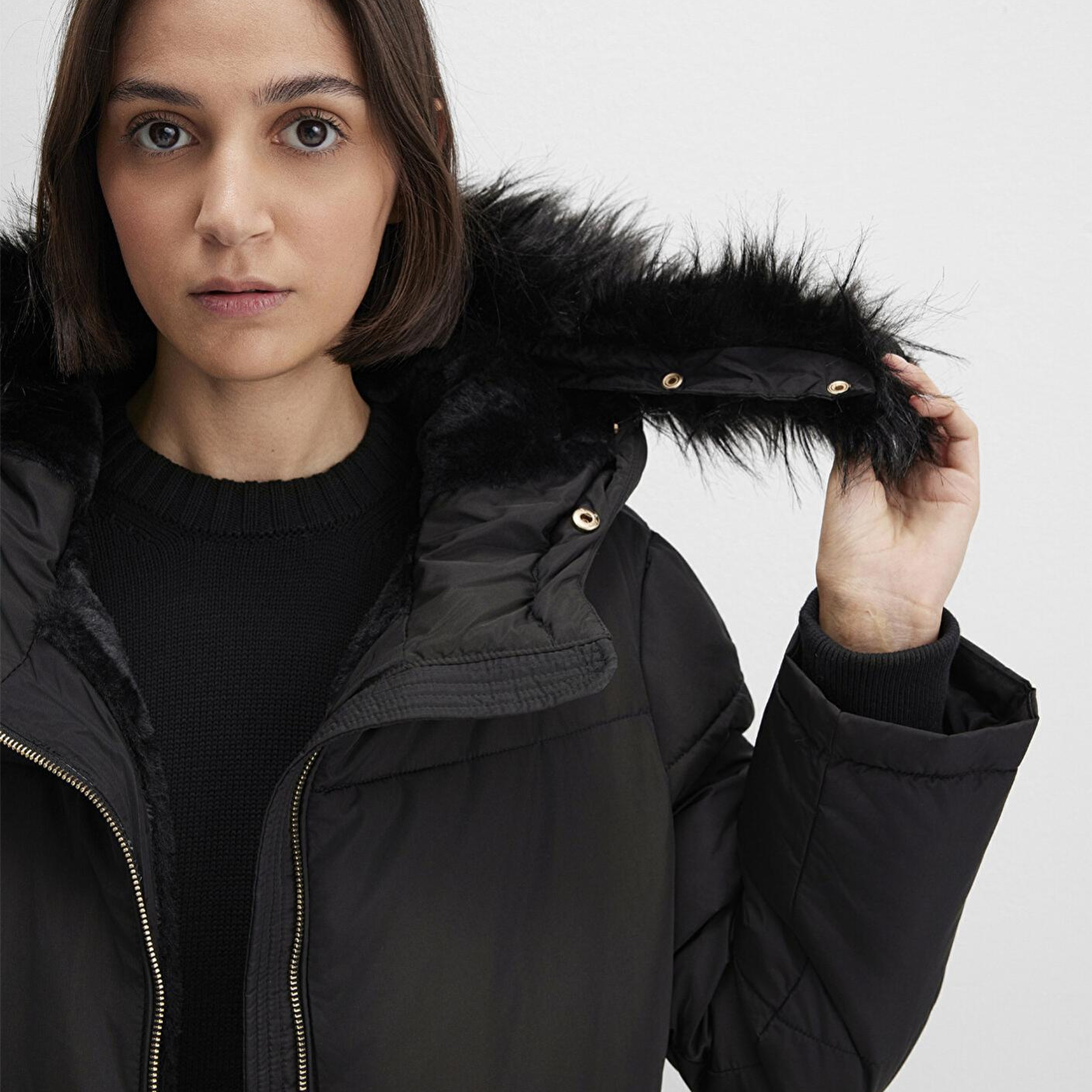 Mavi Suni Kürk Detaylı Siyah Şişme Mont 1110100-900