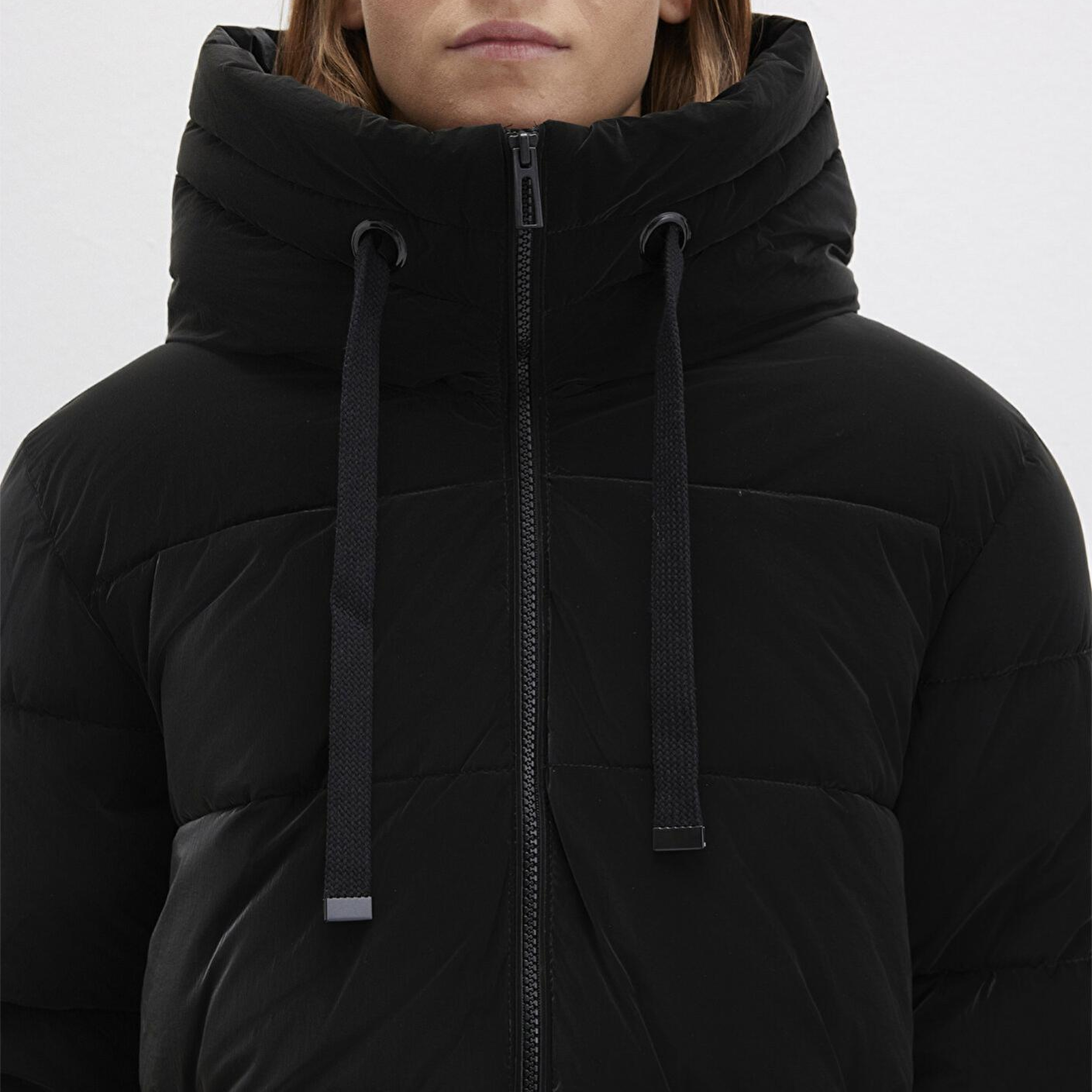 Mavi Kapüşonlu Siyah Şişme Mont 1110043-900