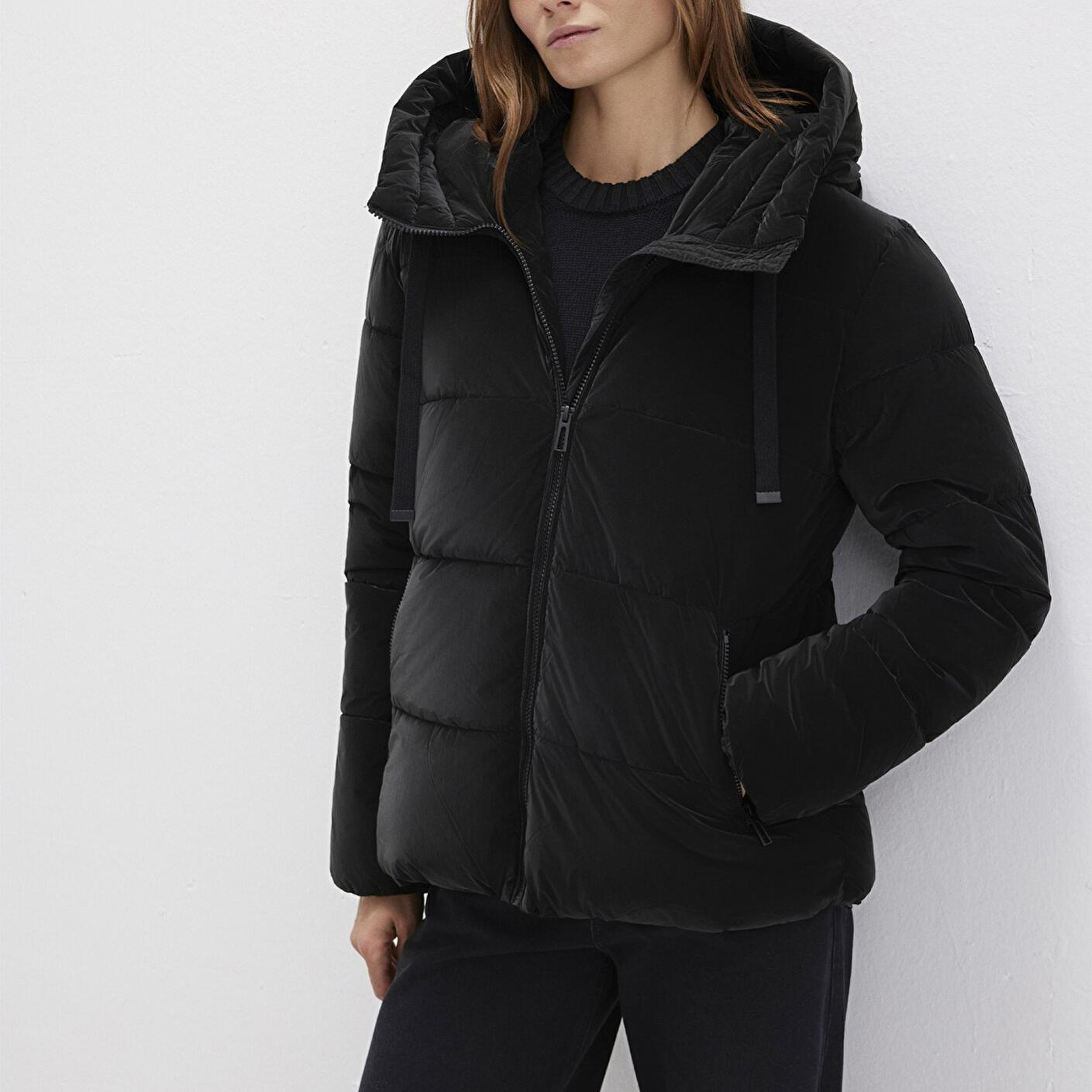 Mavi Kapüşonlu Siyah Şişme Mont 1110043-900