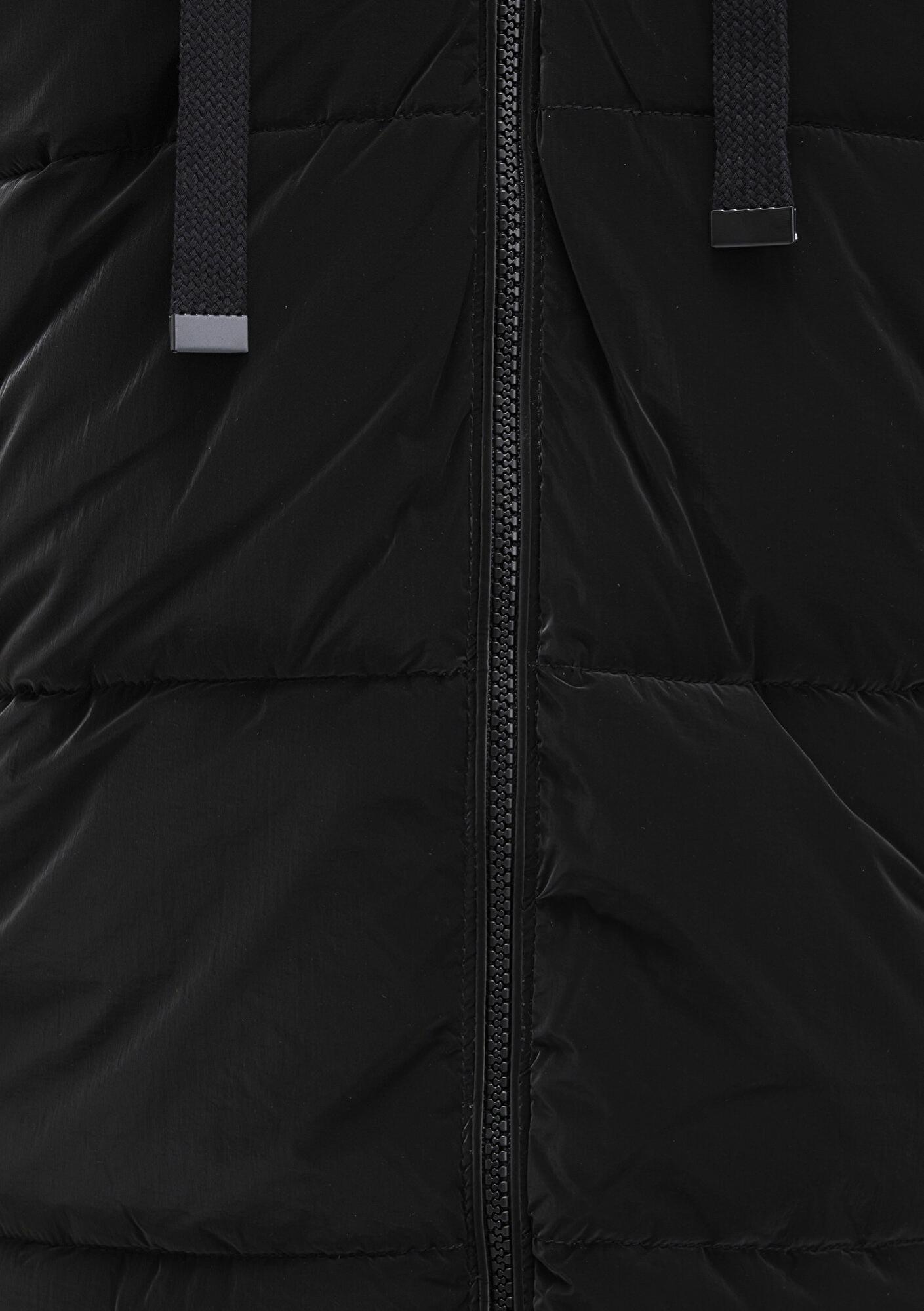 Mavi Kapüşonlu Siyah Şişme Mont 1110043-900