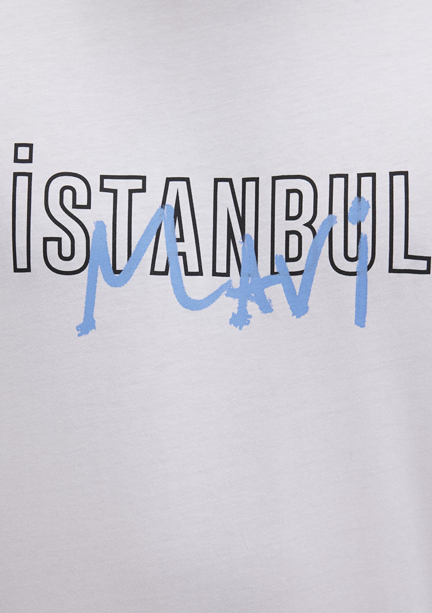 Mavi İstanbul Baskılı Beyaz Tişört Regular Fit / Normal Kesim 067114-620