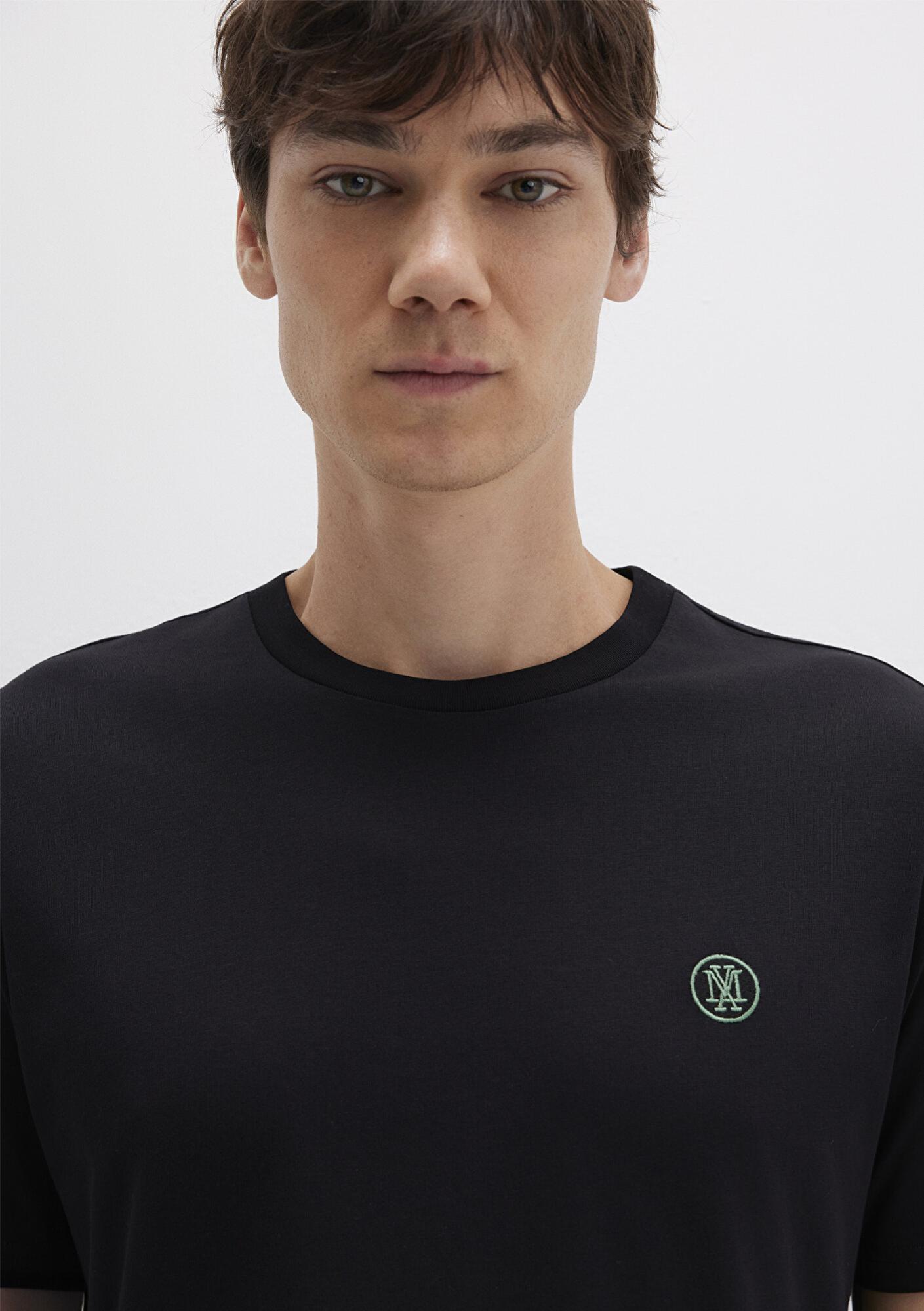 Mavi Mavi Logo İşlemeli Siyah Basic Tişört Loose Fit / Bol Rahat Kesim 067074-900