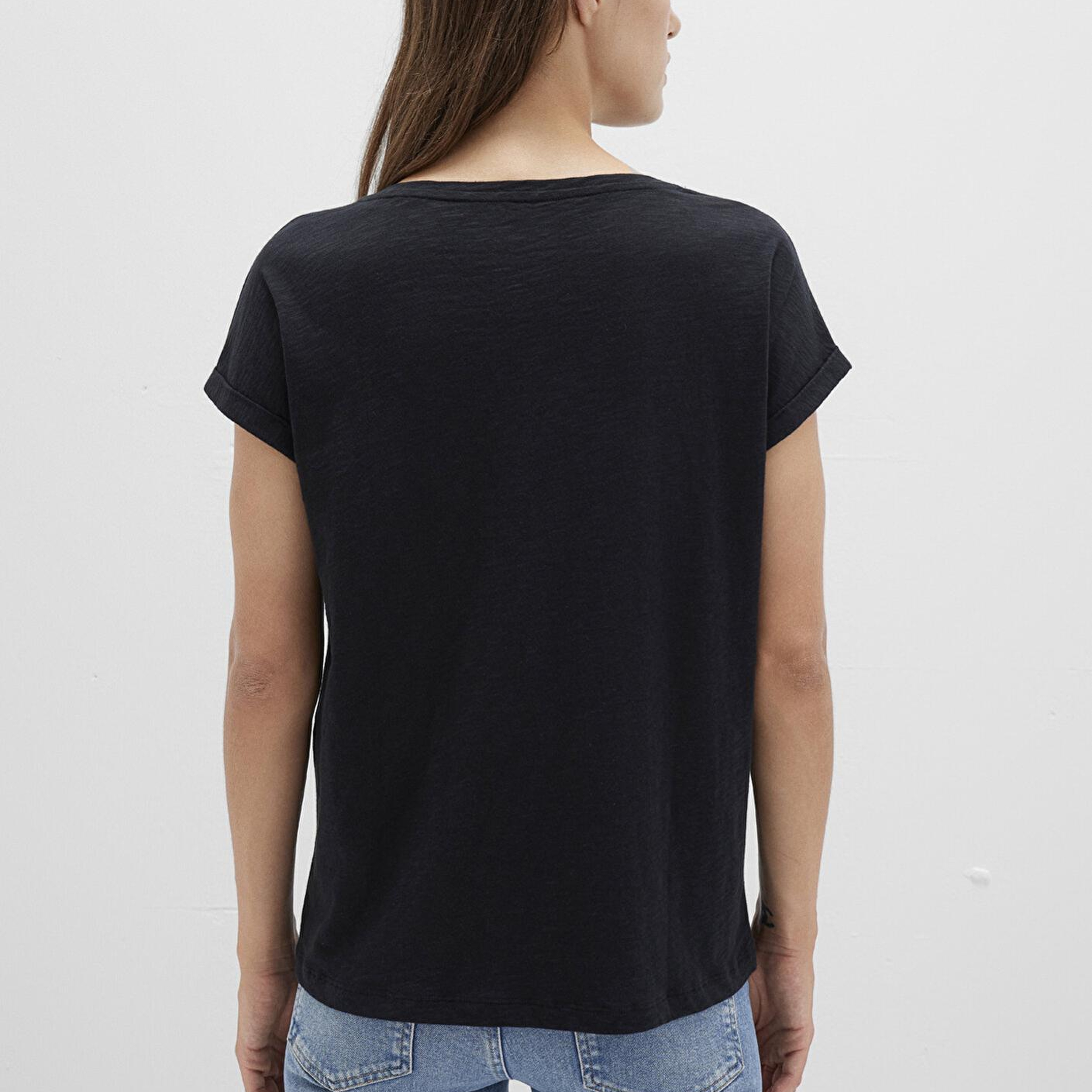 Mavi V Yaka Siyah Basic Tişört Loose Fit / Bol Rahat Kesim 1600961-900