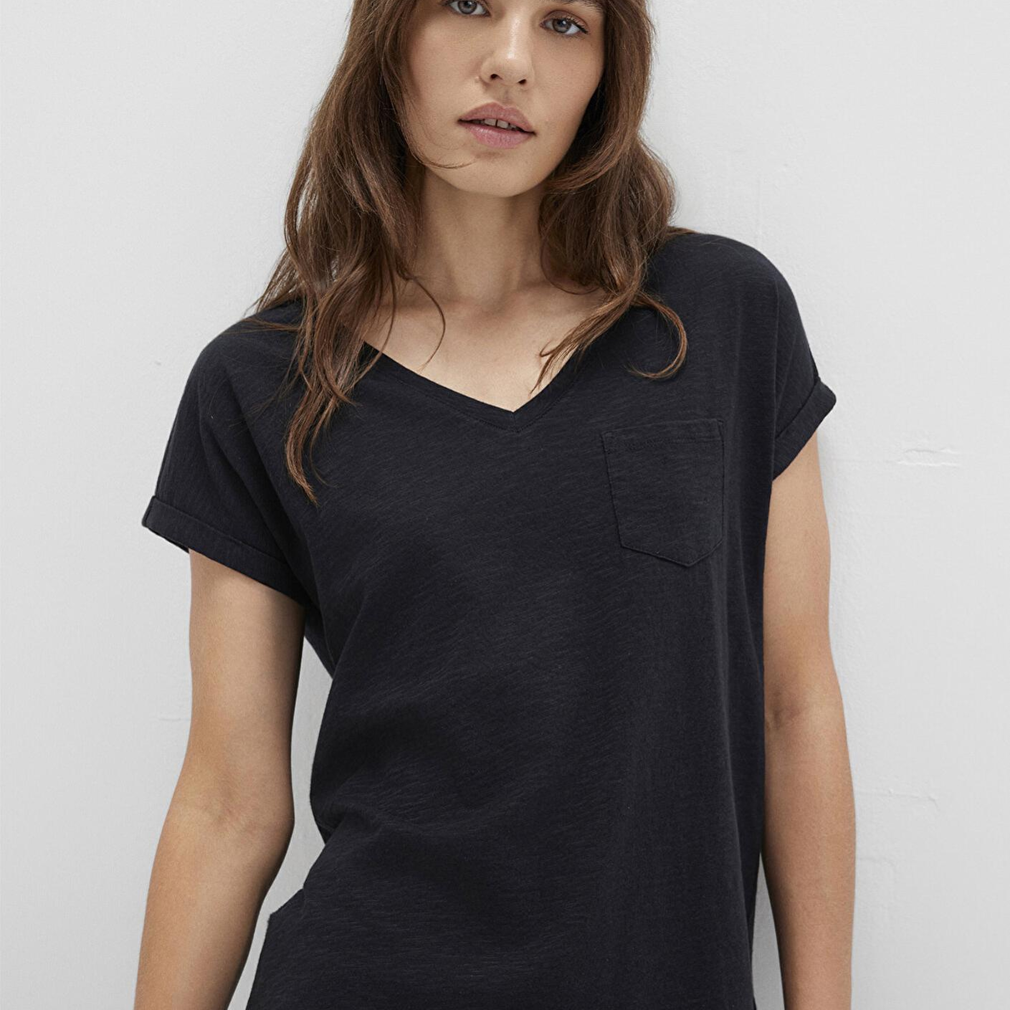 Mavi V Yaka Siyah Basic Tişört Loose Fit / Bol Rahat Kesim 1600961-900