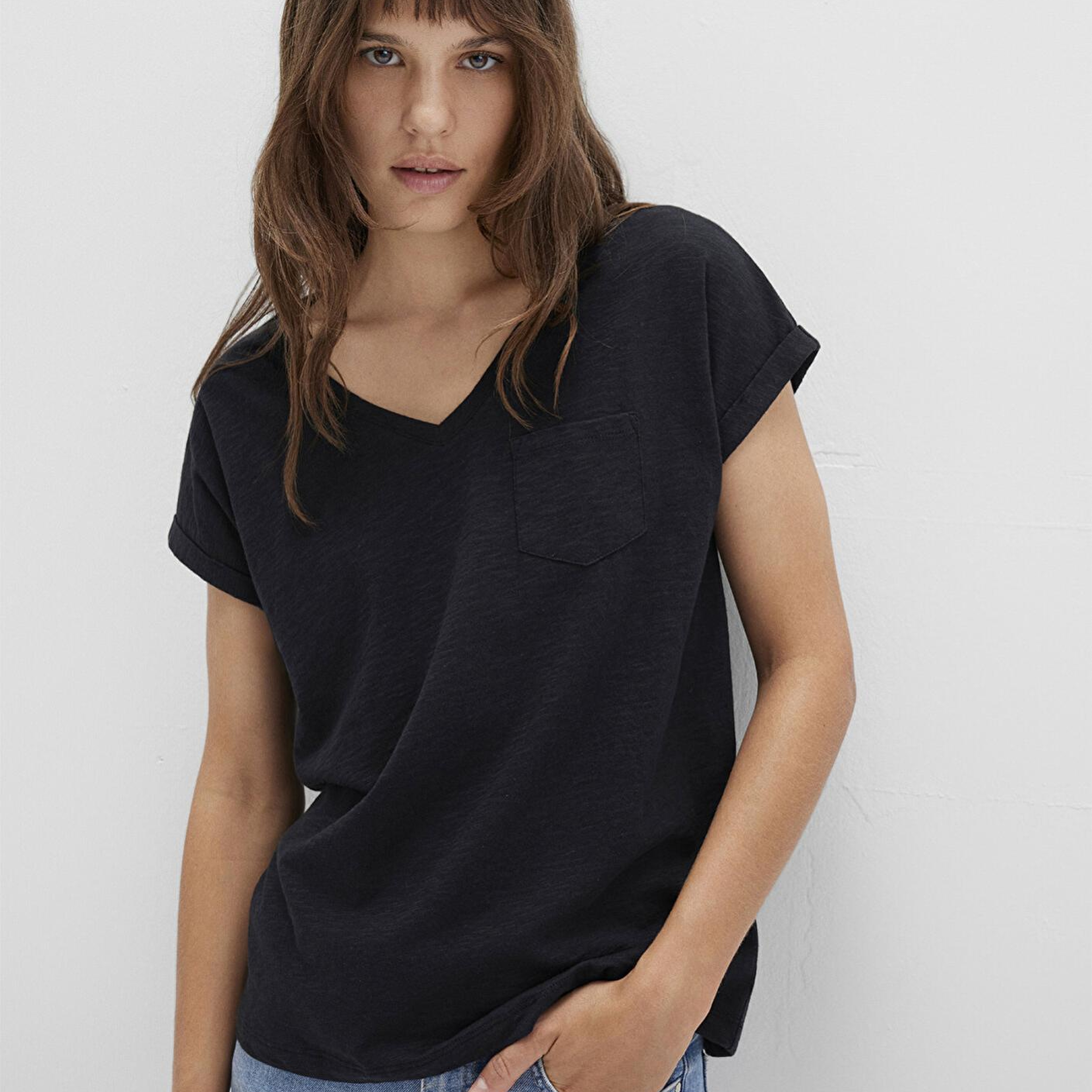 Mavi V Yaka Siyah Basic Tişört Loose Fit / Bol Rahat Kesim 1600961-900