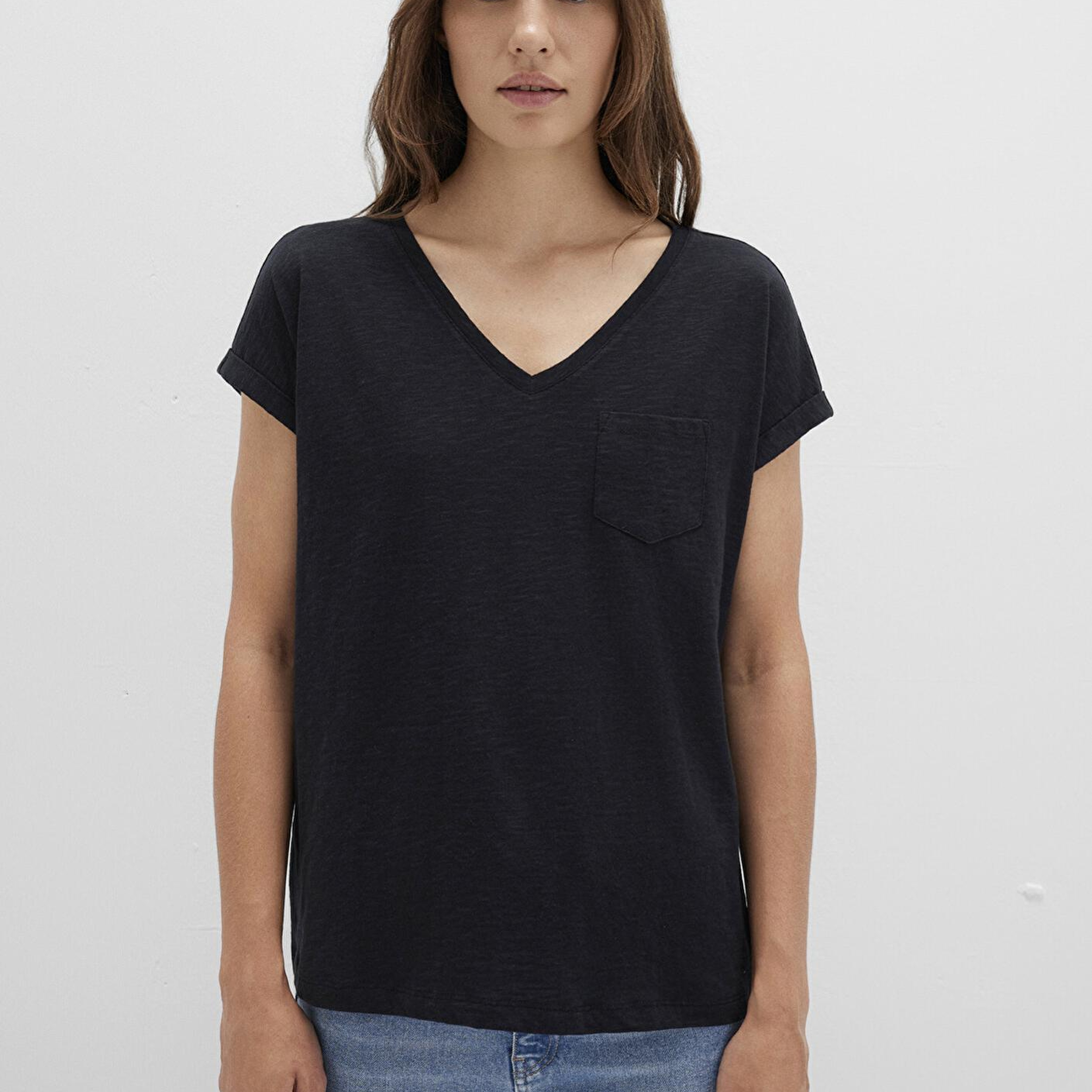 Mavi V Yaka Siyah Basic Tişört Loose Fit / Bol Rahat Kesim 1600961-900