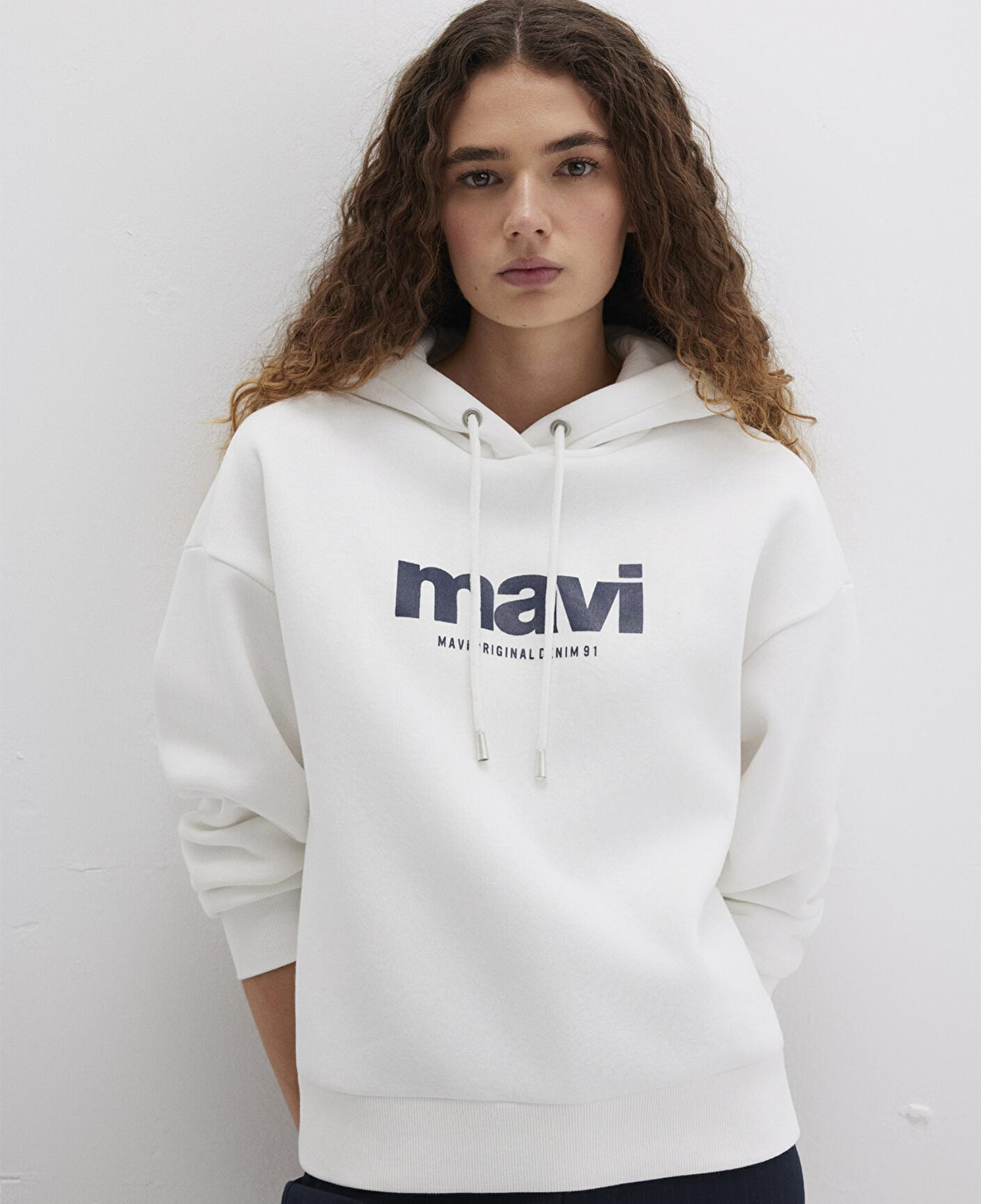 Mavi Mavi Logo Baskılı Kapüşonlu Ekru Sweatshirt 168334-81964