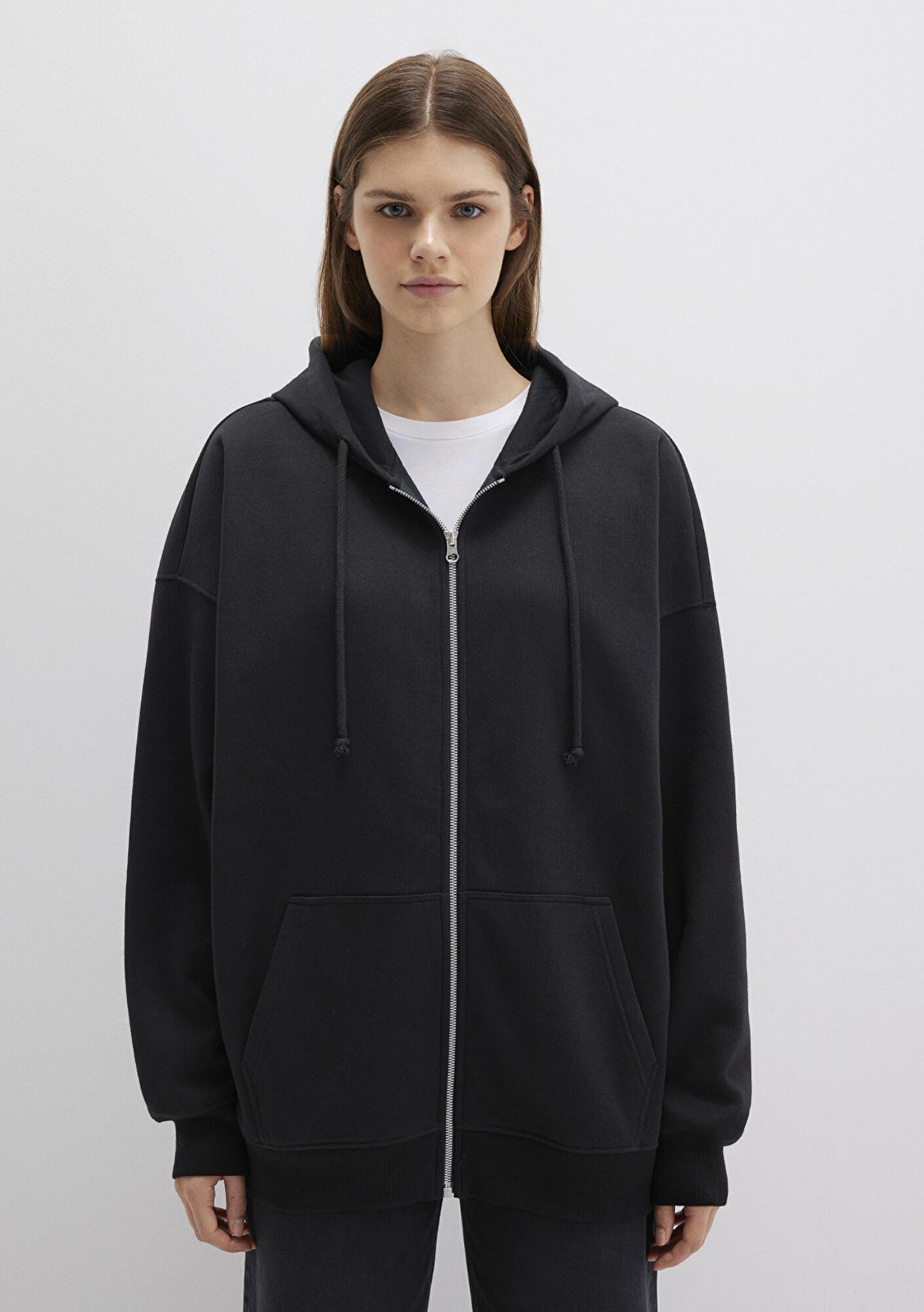 Mavi Kapüşonlu Fermuarlı Siyah Sweatshirt 1610221-900