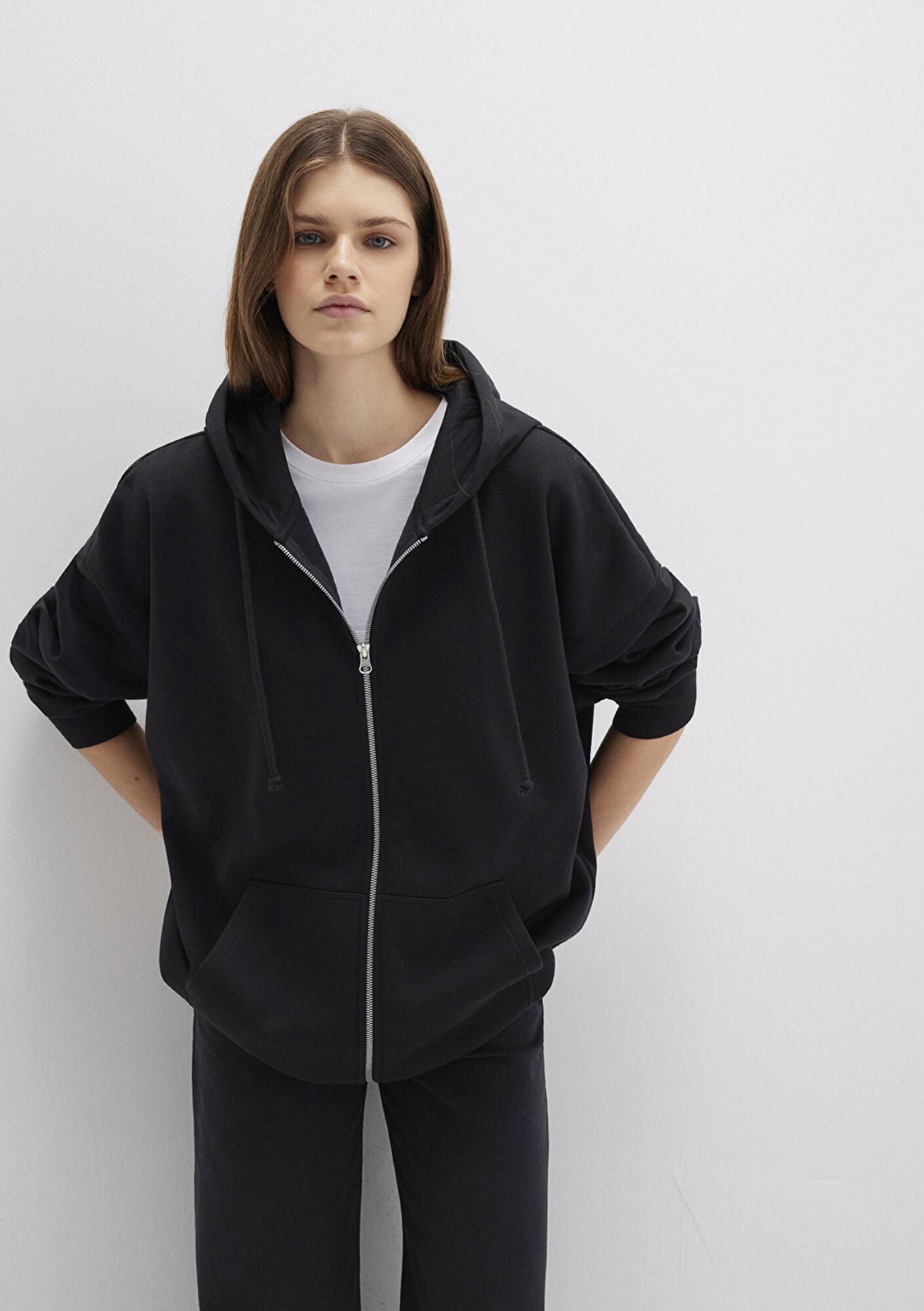 Mavi Kapüşonlu Fermuarlı Siyah Sweatshirt 1610221-900