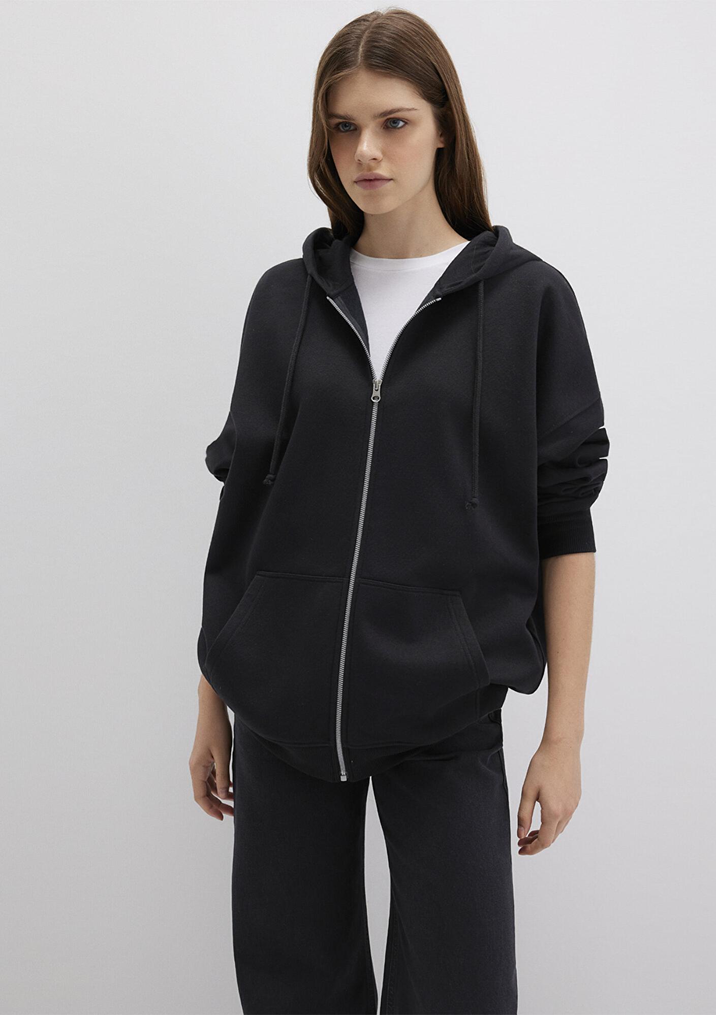 Mavi Kapüşonlu Fermuarlı Siyah Sweatshirt 1610221-900