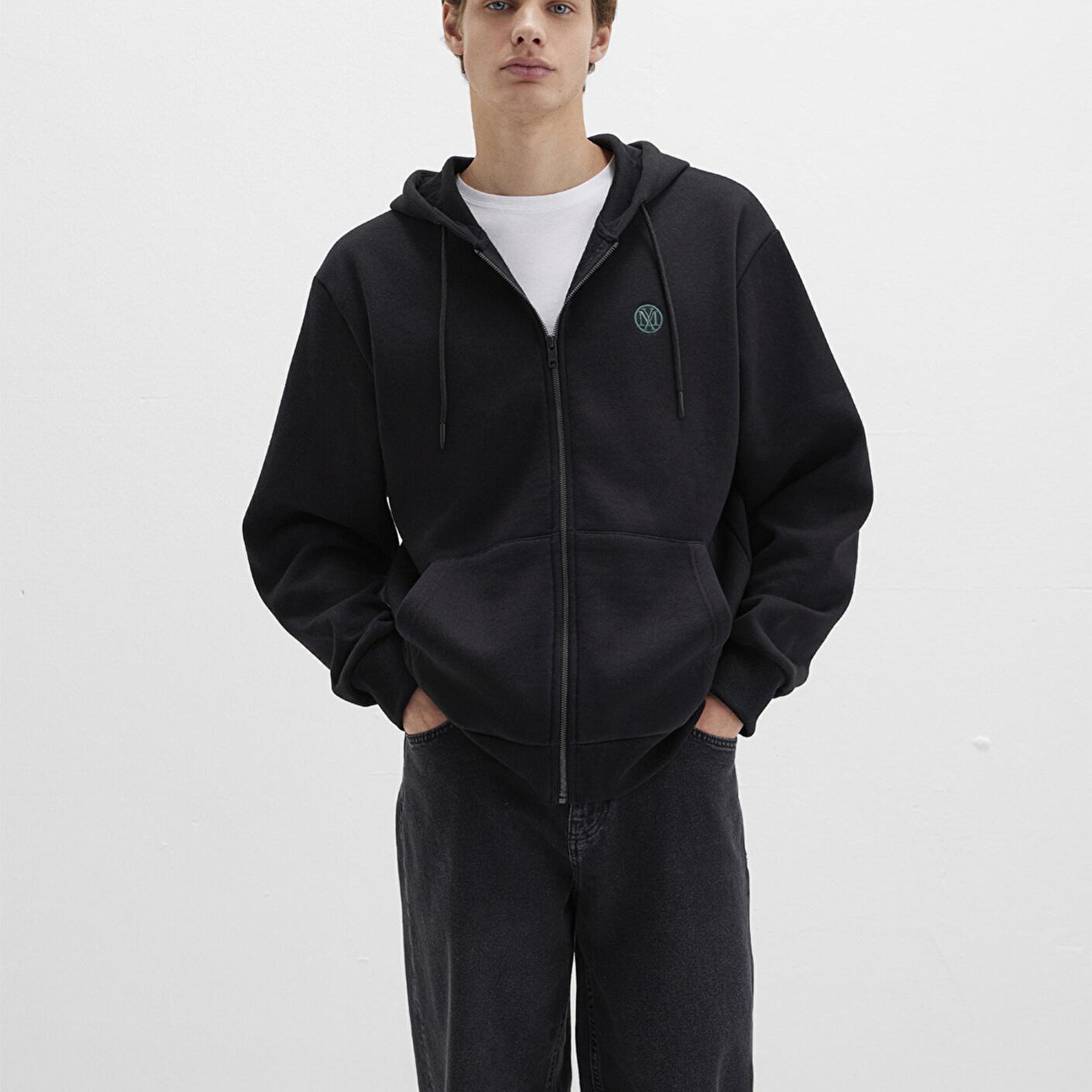 Mavi Mühür Logo Nakışlı Kapüşonlu Fermuarlı Siyah Sweatshirt 066979-900