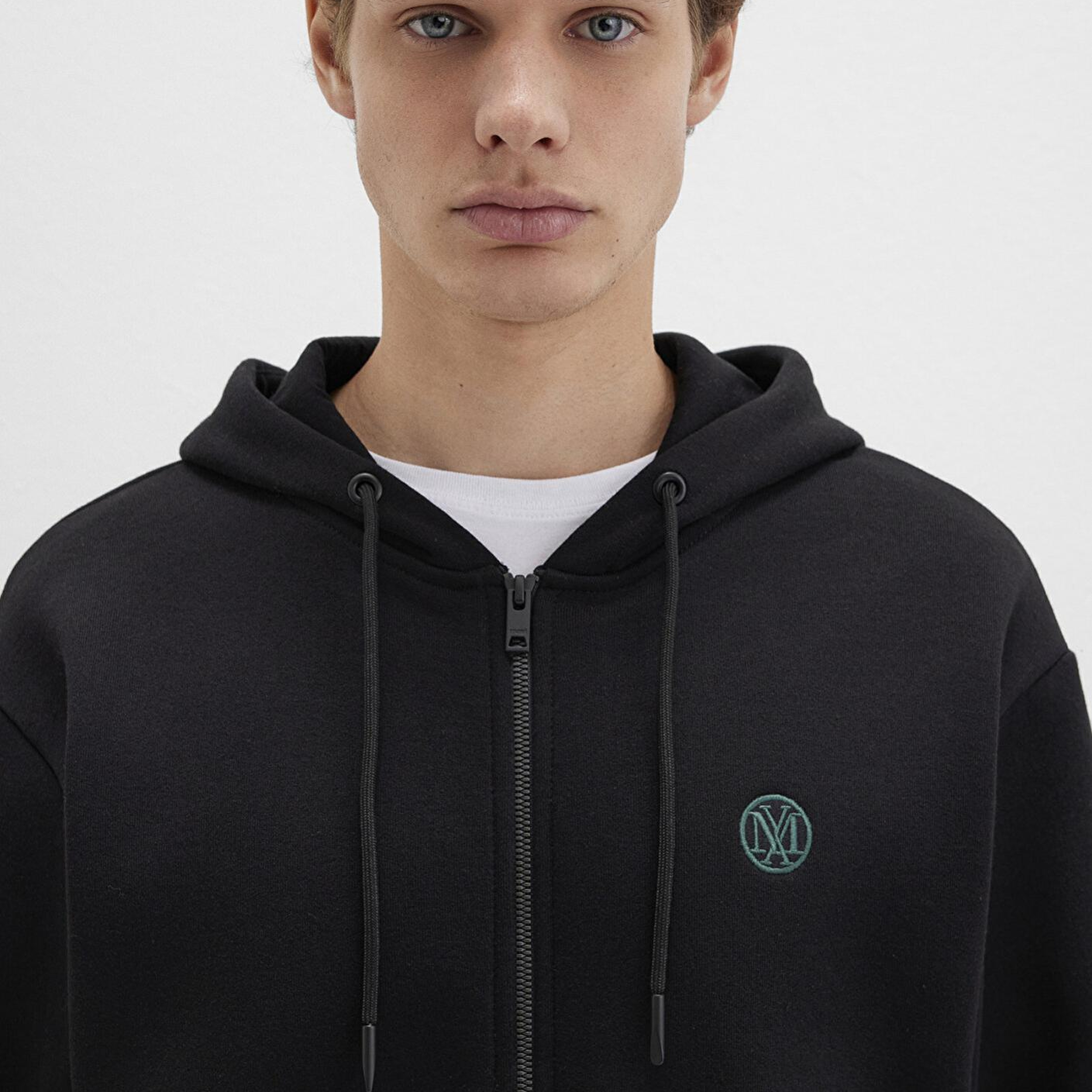 Mavi Mühür Logo Nakışlı Kapüşonlu Fermuarlı Siyah Sweatshirt 066979-900