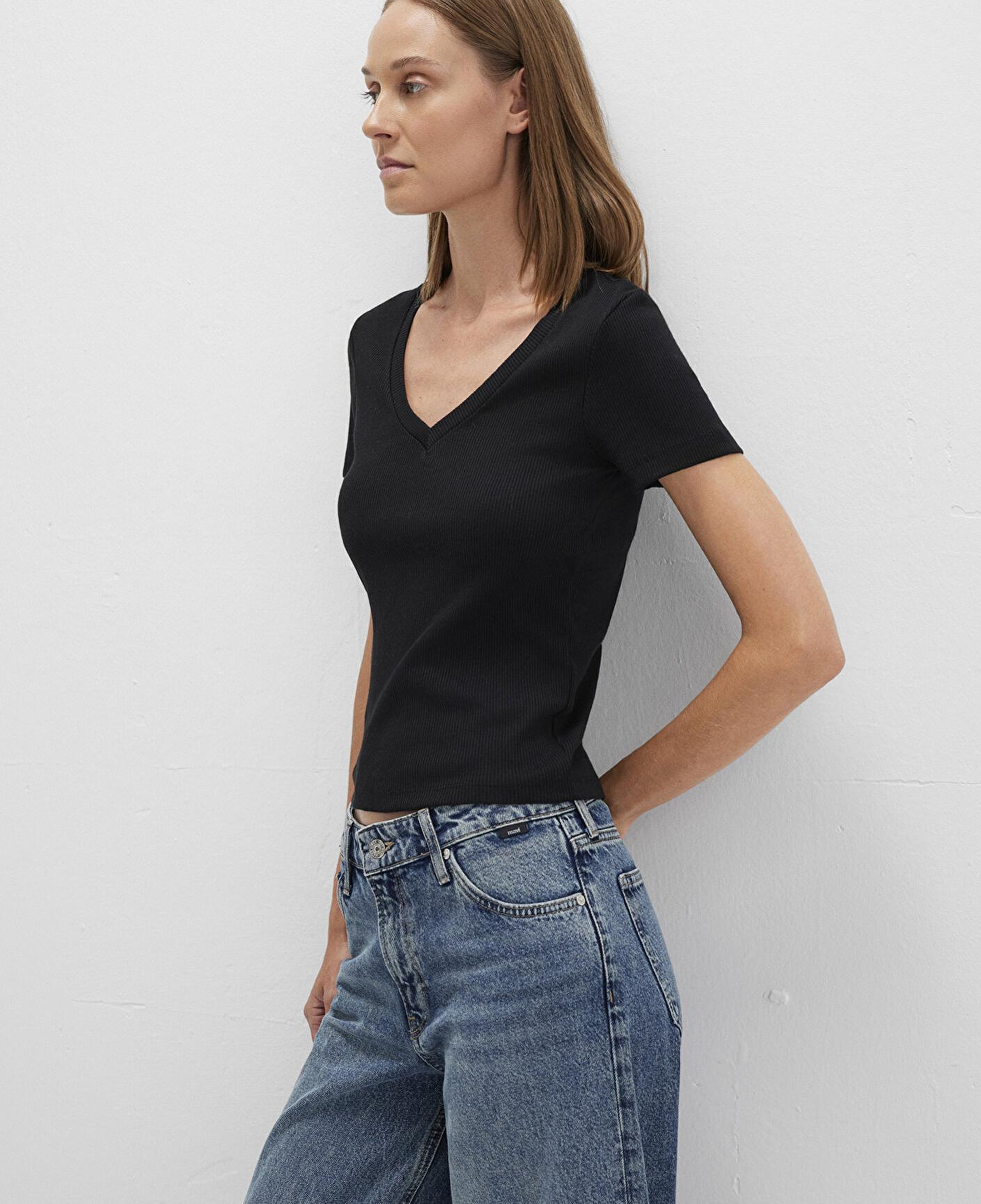 Mavi Siyah Basic V Yaka Tişört Fitted / Vücuda Oturan Kesim 1601040-900