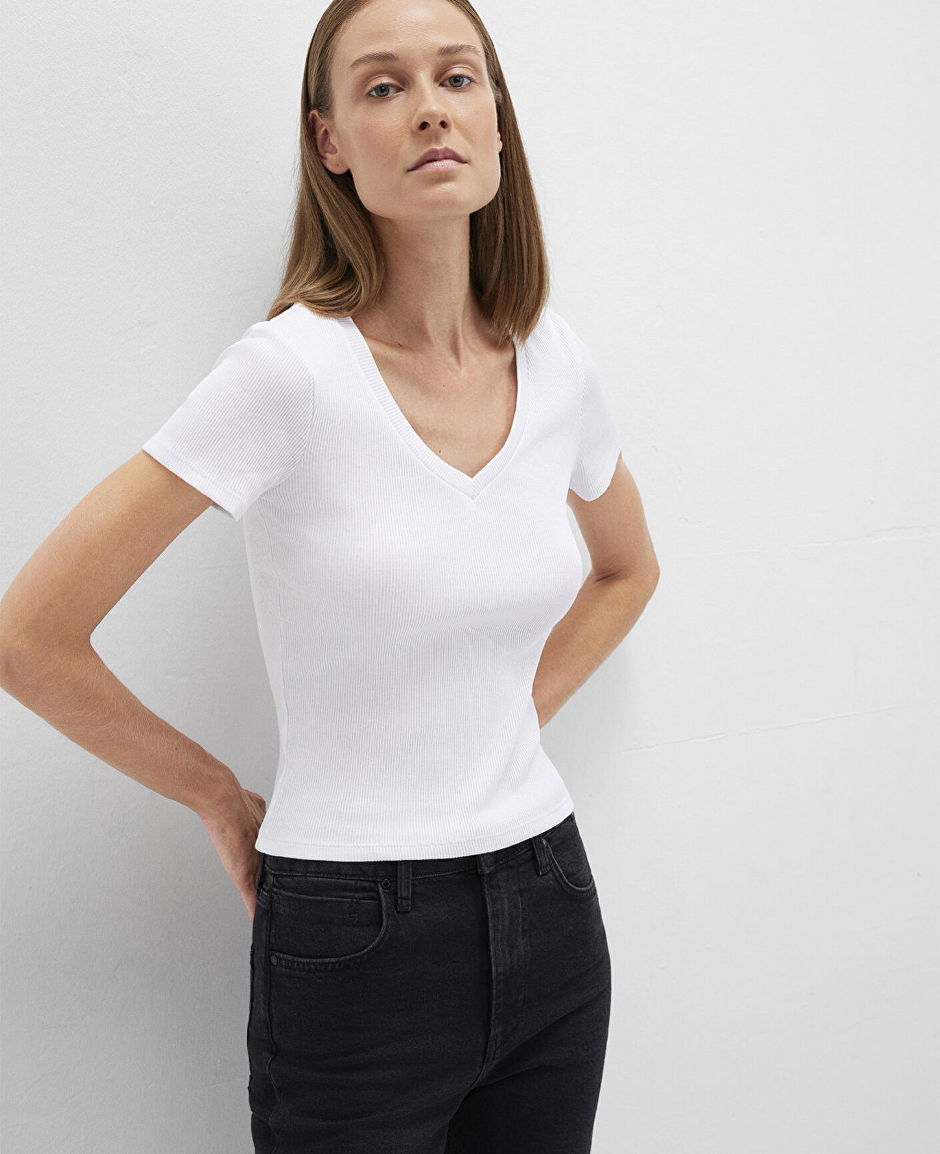 Mavi Beyaz Basic V Yaka Tişört Fitted / Vücuda Oturan Kesim 1601040-620