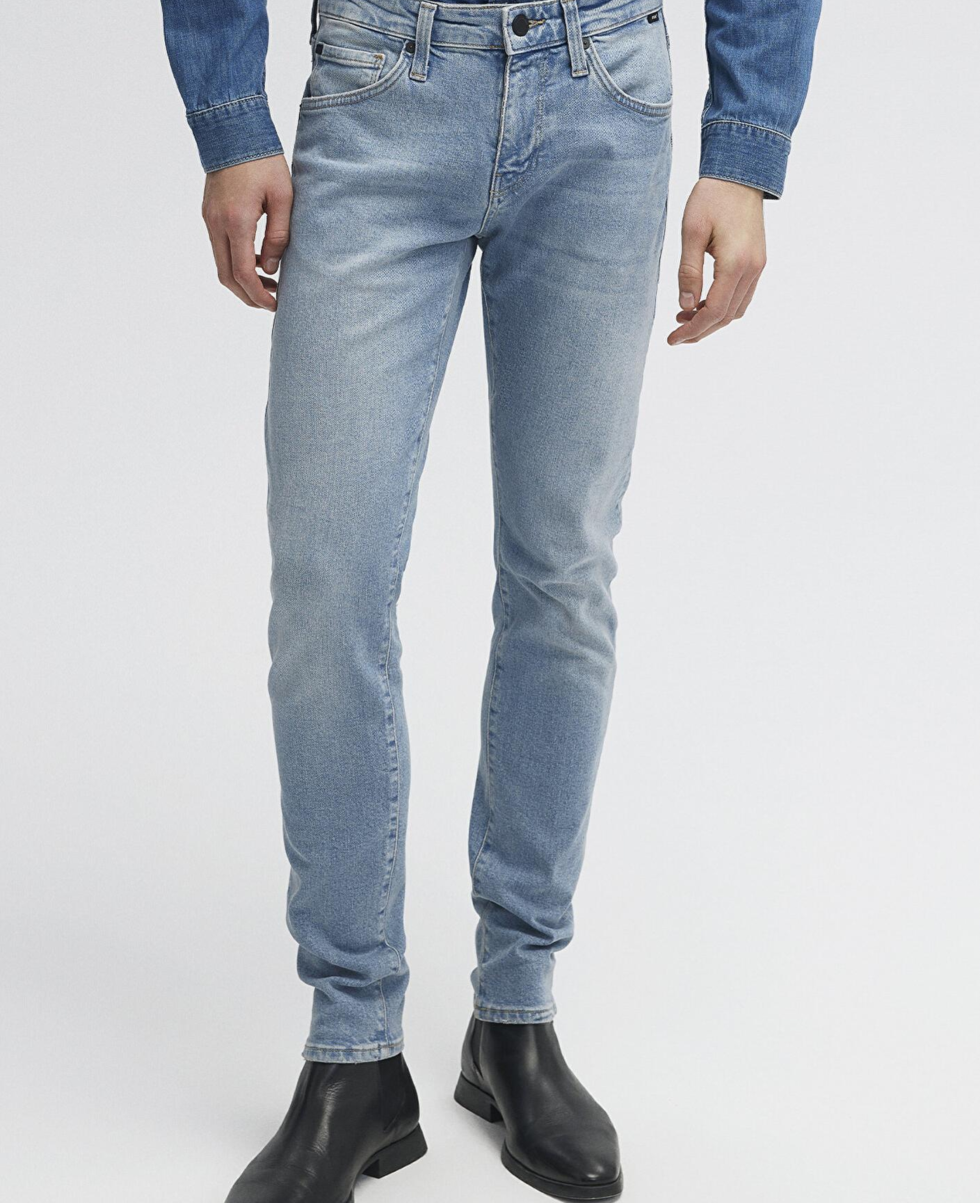 Mavi Kvnç Mavi Black Gölgeli Açık İndigo Mavisi Jean Pantolon 001070-33974