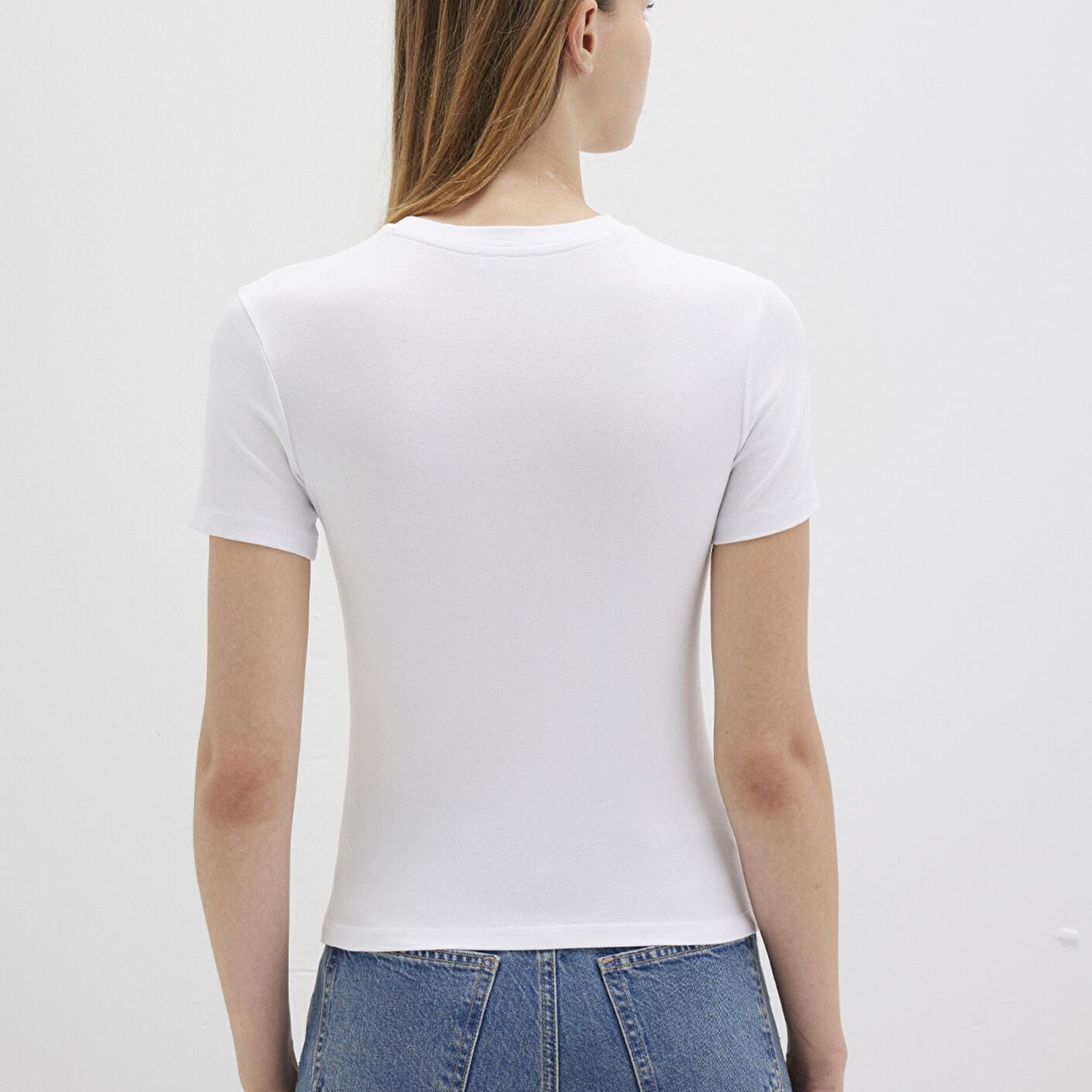 Mavi Lux Touch Beyaz Basic Modal Tişört Fitted / Vücuda Oturan Kesim 1600963-620