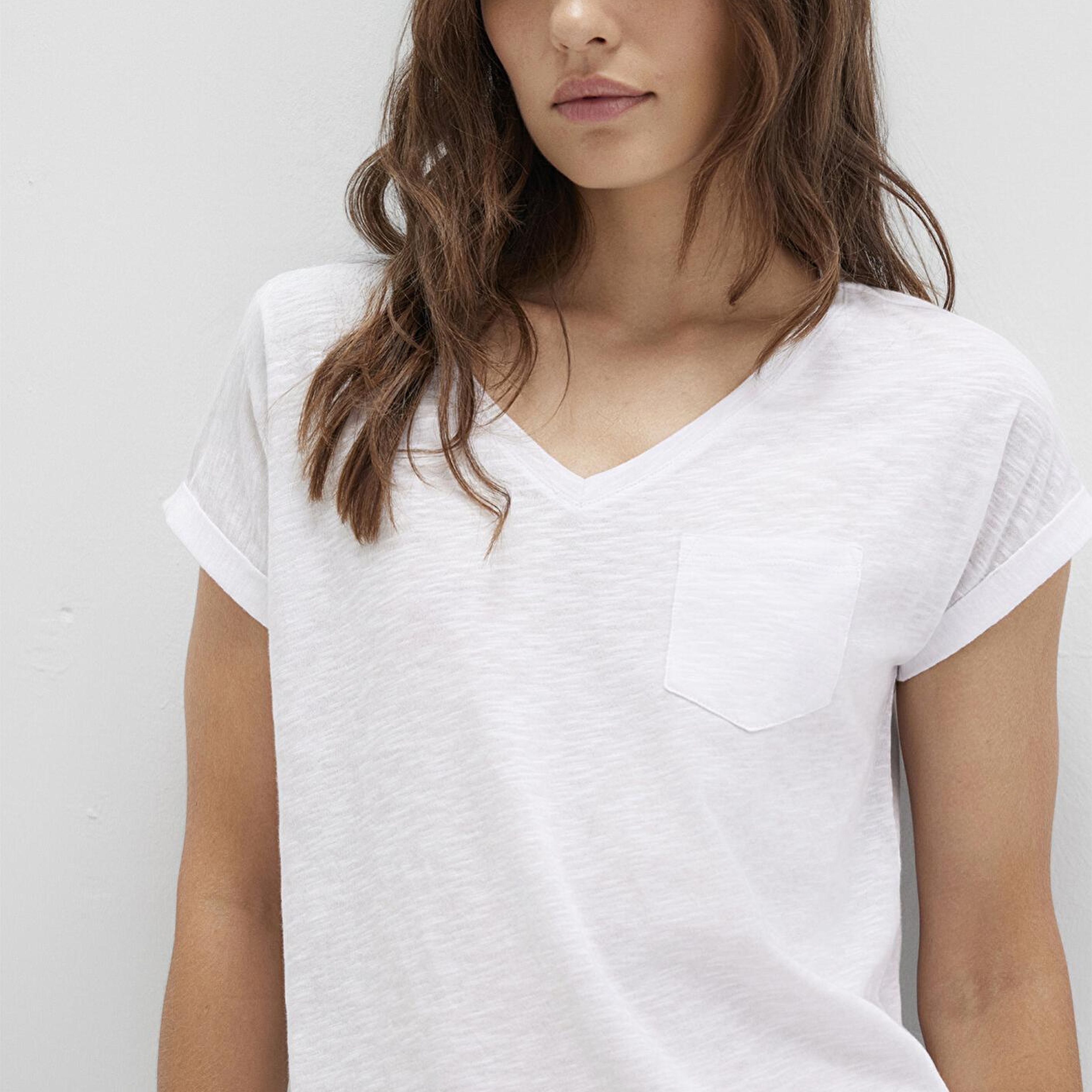 Mavi V Yaka Beyaz Basic Tişört Loose Fit / Bol Rahat Kesim 1600961-620