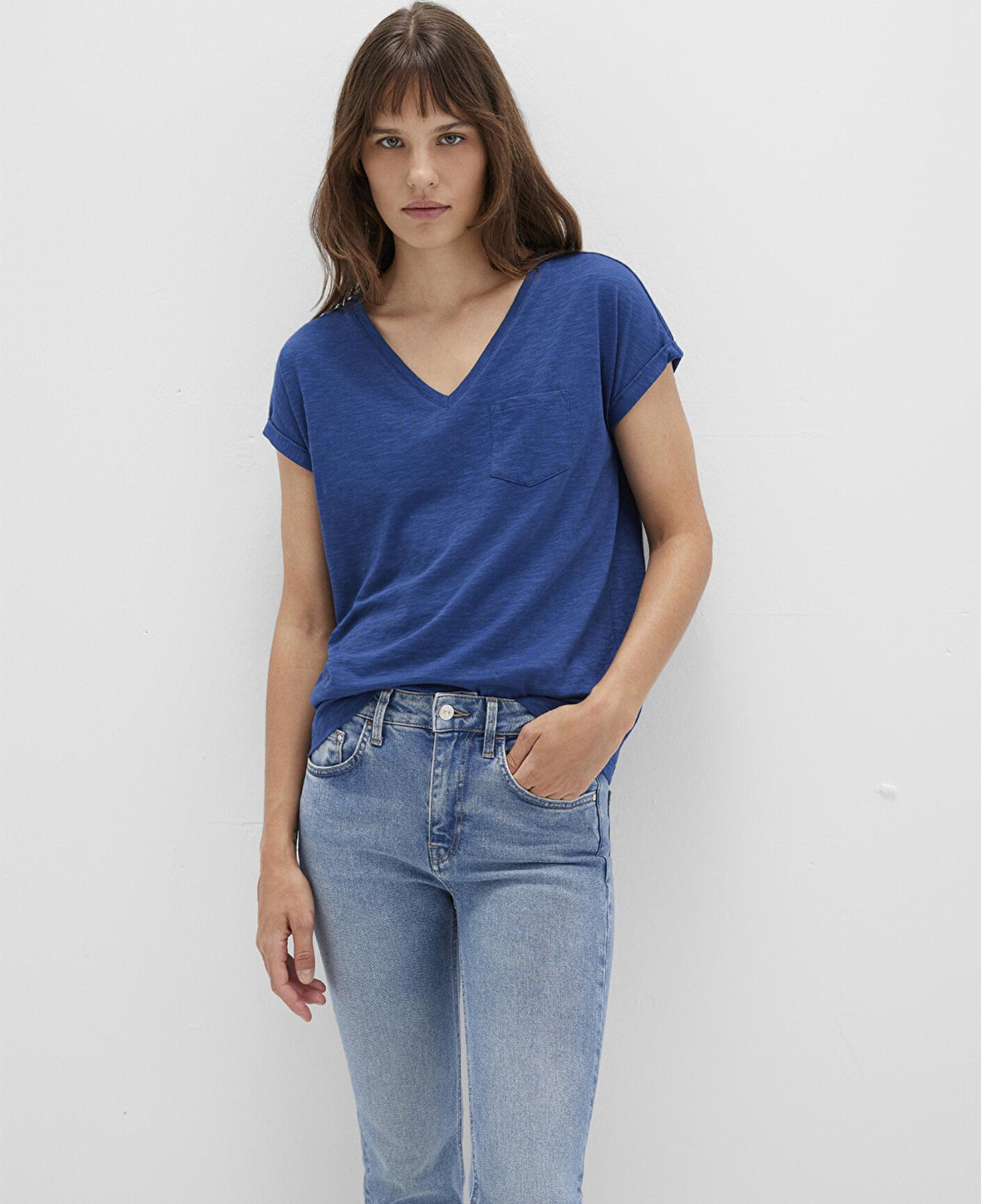 Mavi V Yaka Mavi Basic Tişört Loose Fit / Bol Rahat Kesim 1600961-30808