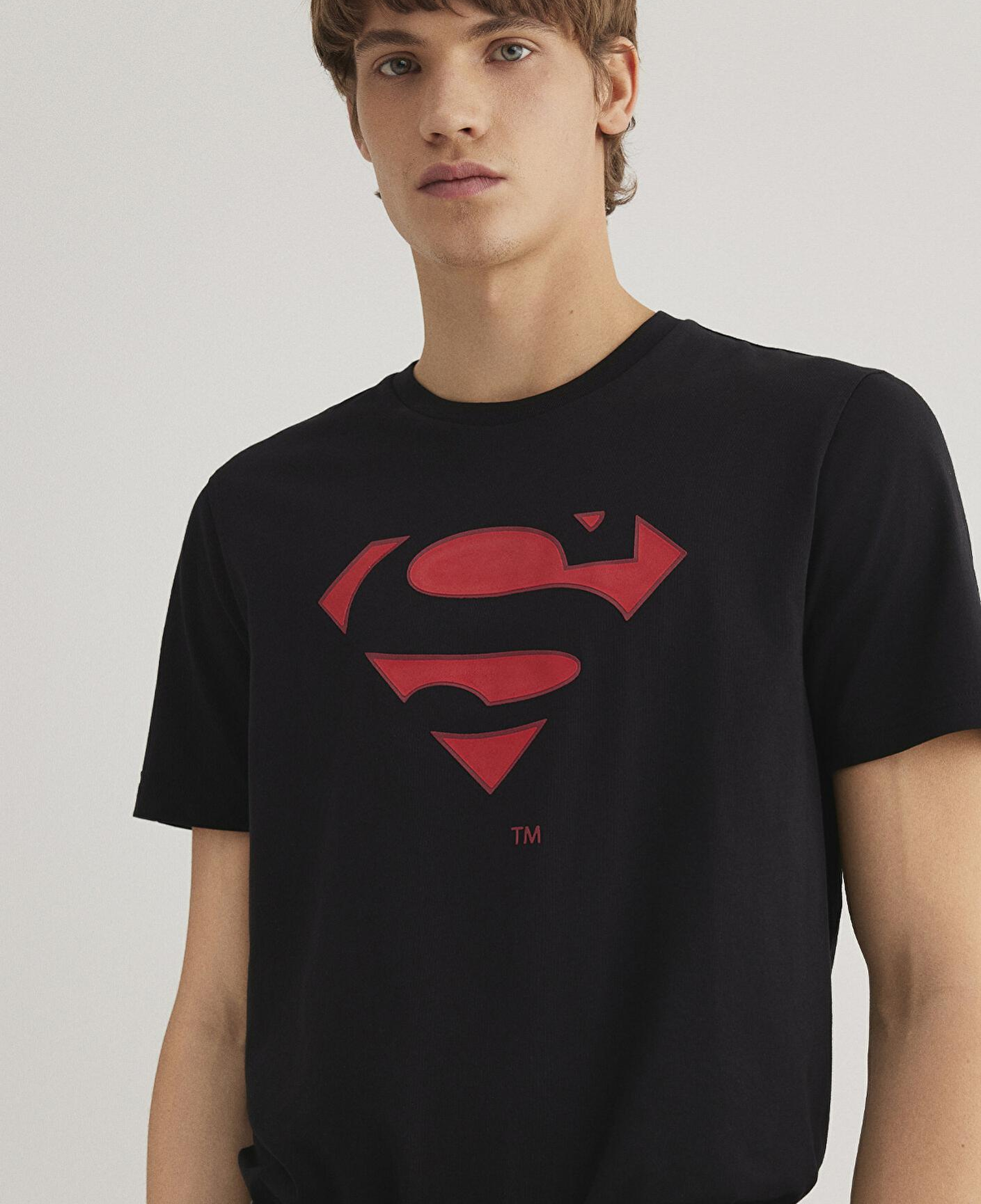 Mavi Superman Baskılı Siyah Tişört Slim Fit / Dar Kesim 066875-900