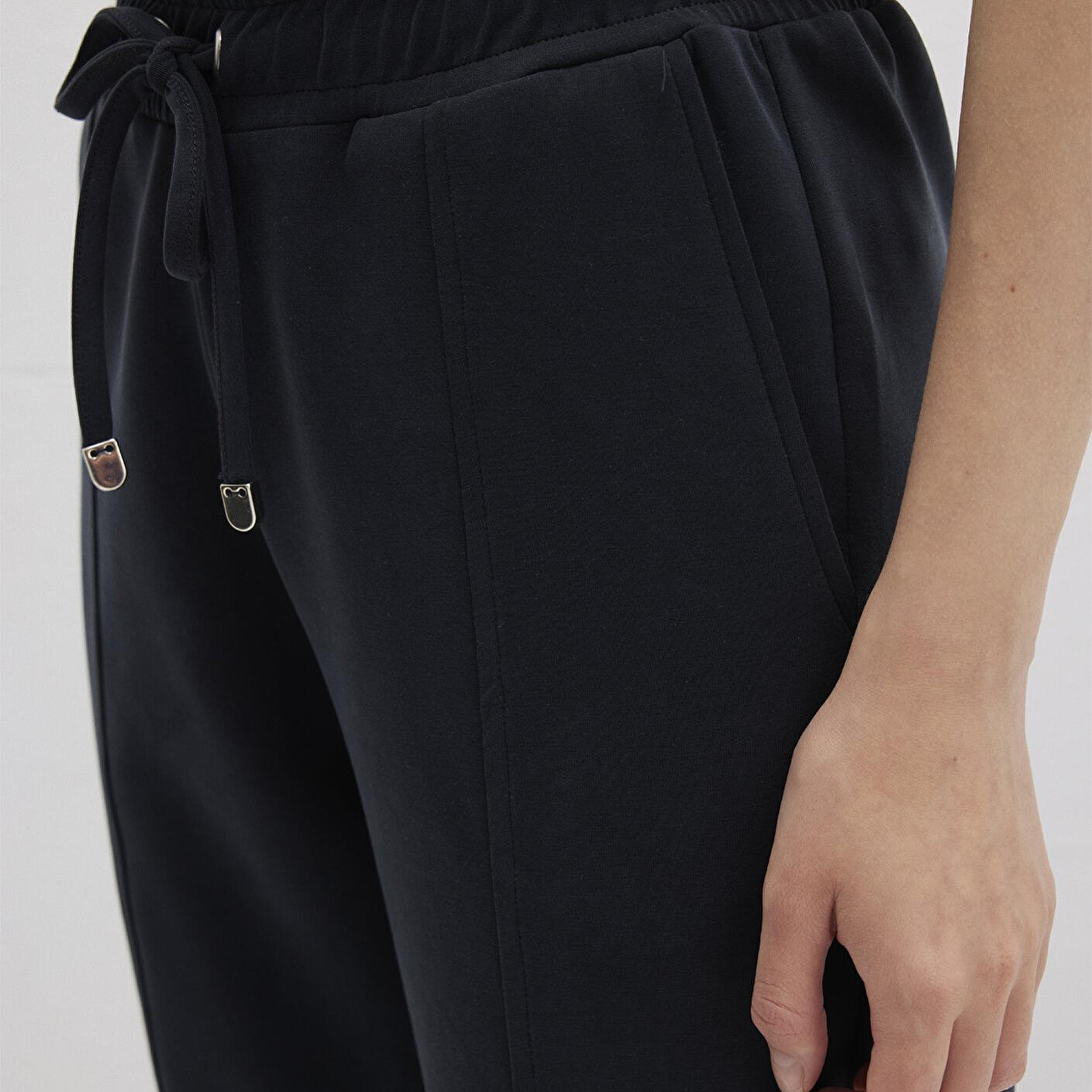 Mavi Lux Touch (TENCEL™) Siyah Modal Eşofman Altı 1600453-900