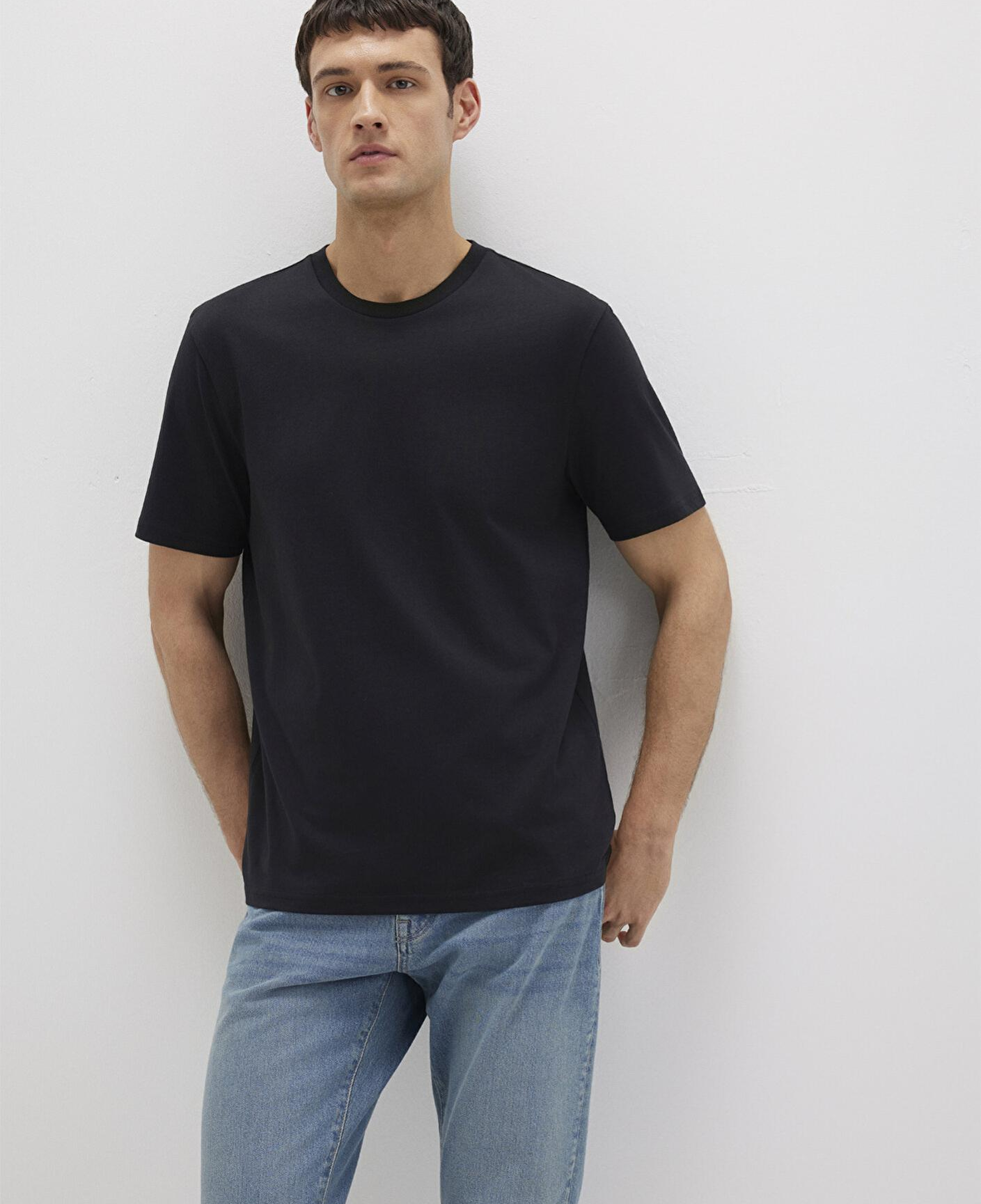 Mavi Organik Pamuk Siyah Tişört Regular Fit / Normal Kesim 066483-900
