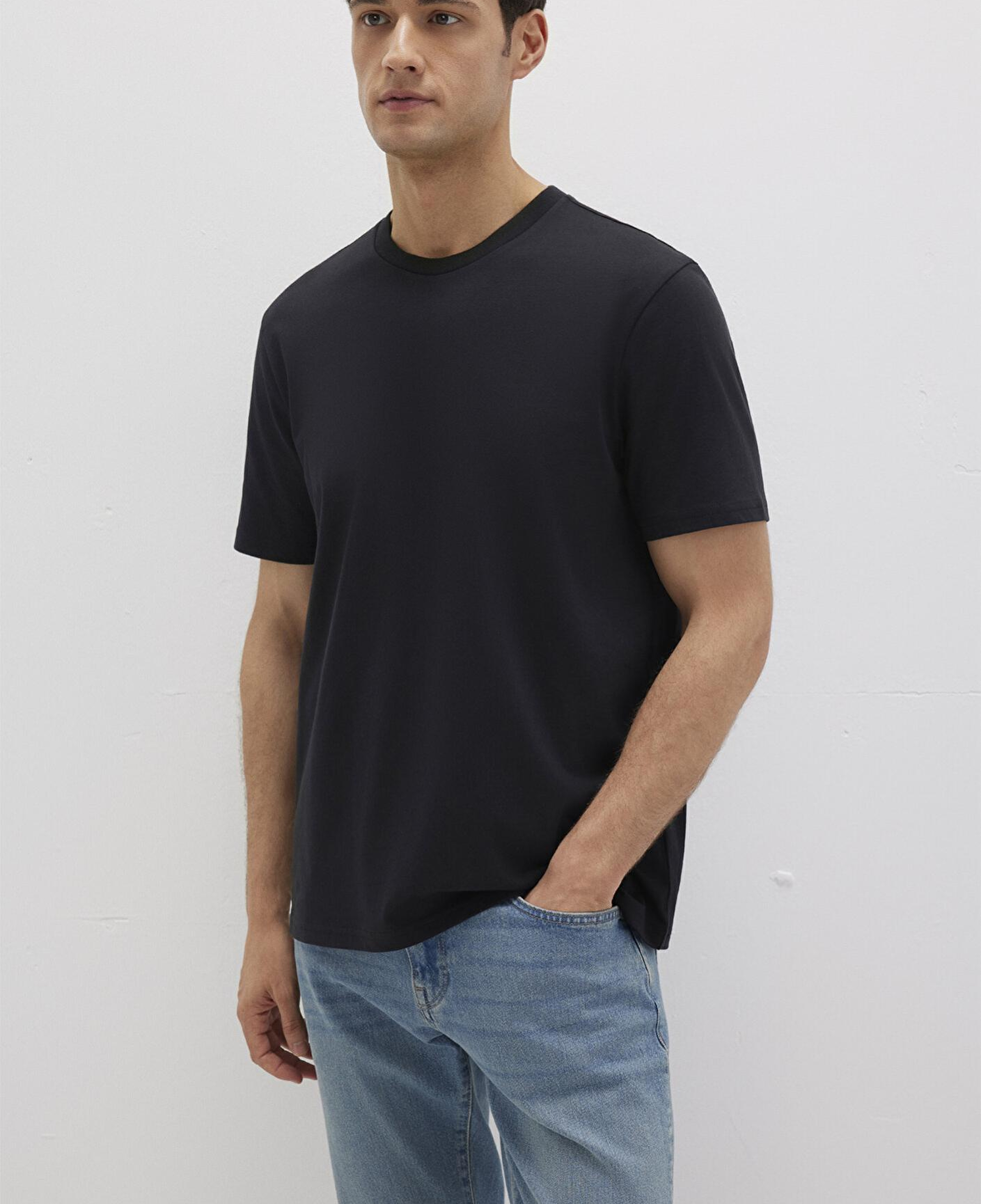 Mavi Organik Pamuk Siyah Tişört Regular Fit / Normal Kesim 066483-900