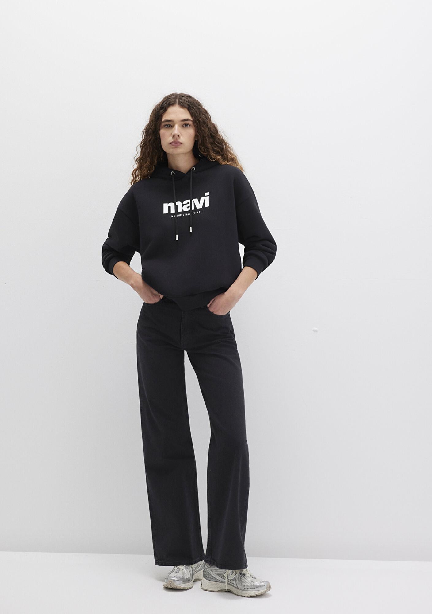 Mavi Mavi Logo Baskılı Kapüşonlu Siyah Sweatshirt 168334-900