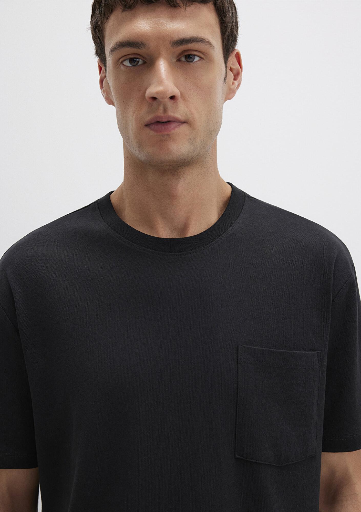 Mavi Cep Detaylı Siyah Basic Tişört Loose Fit / Bol Rahat Kesim 066248-900