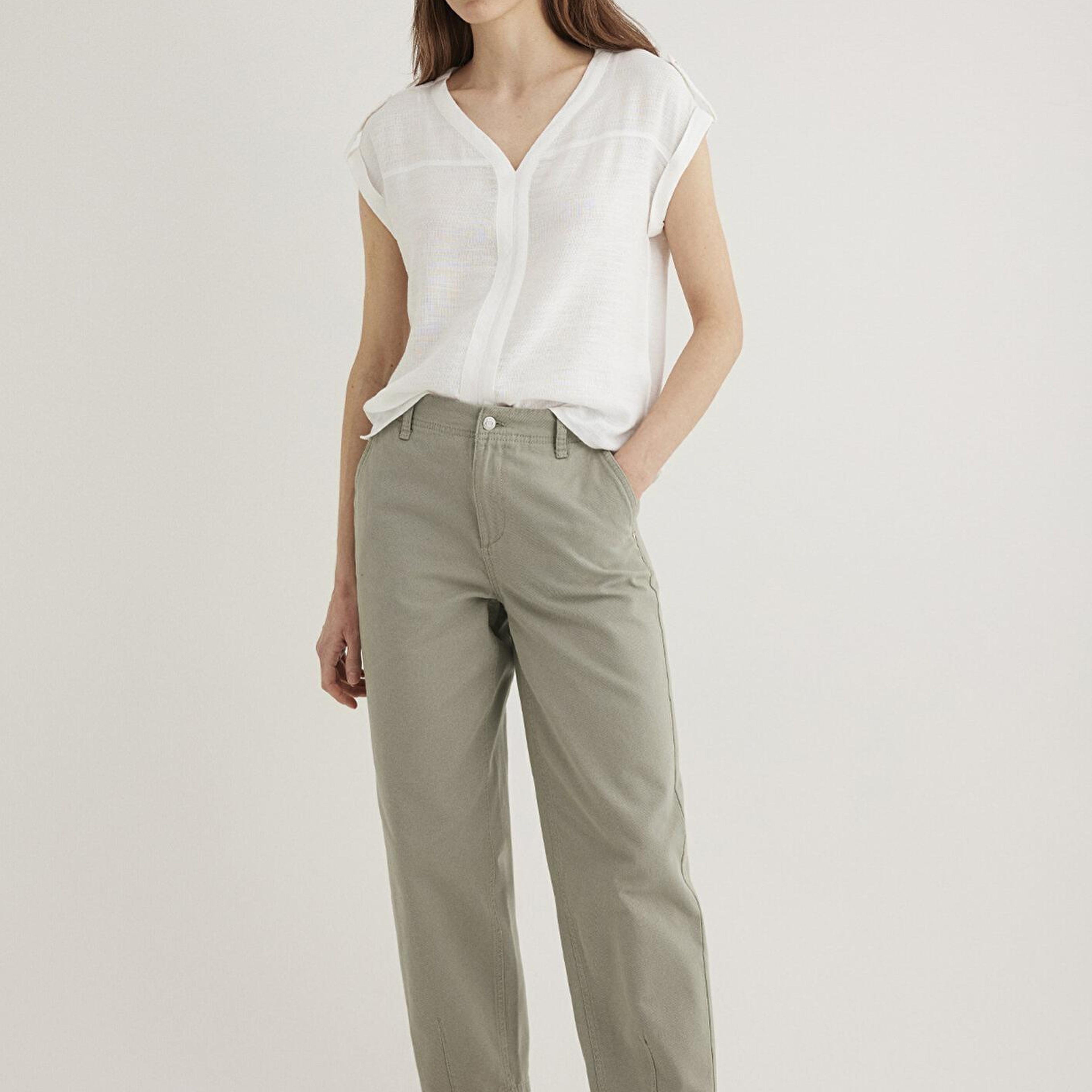 Mavi V Yaka Beyaz Bluz 122504-30701