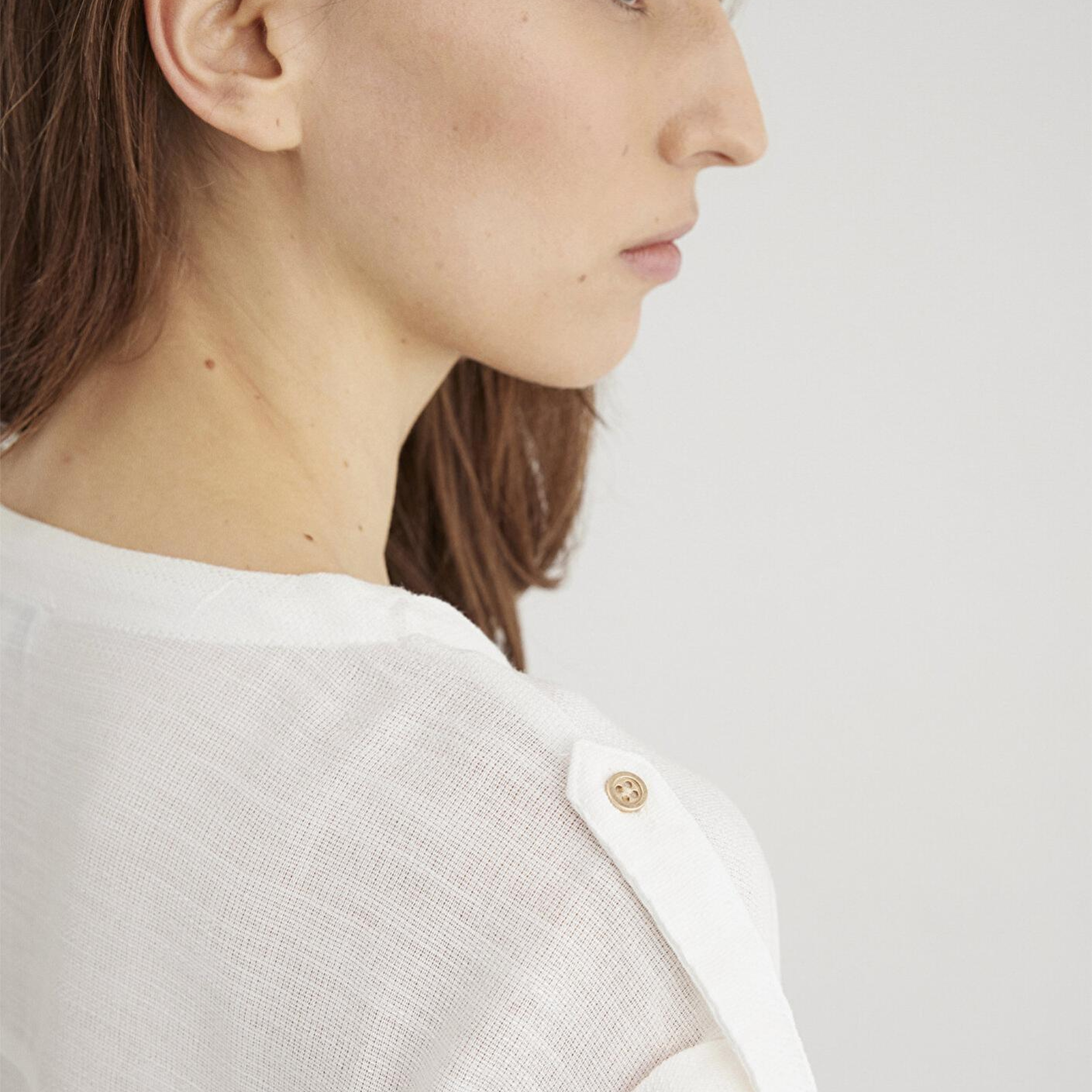 Mavi V Yaka Beyaz Bluz 122504-30701