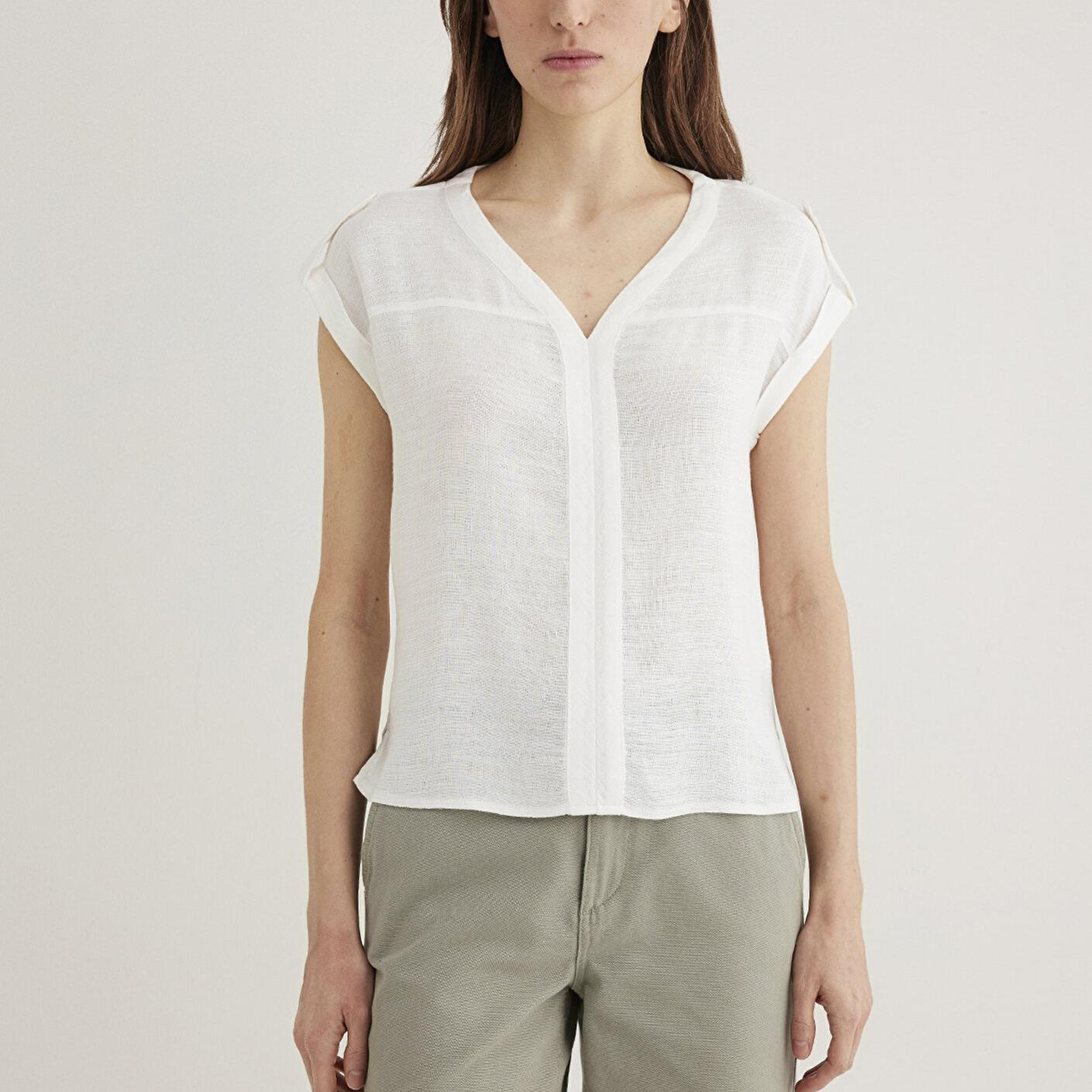 Mavi V Yaka Beyaz Bluz 122504-30701