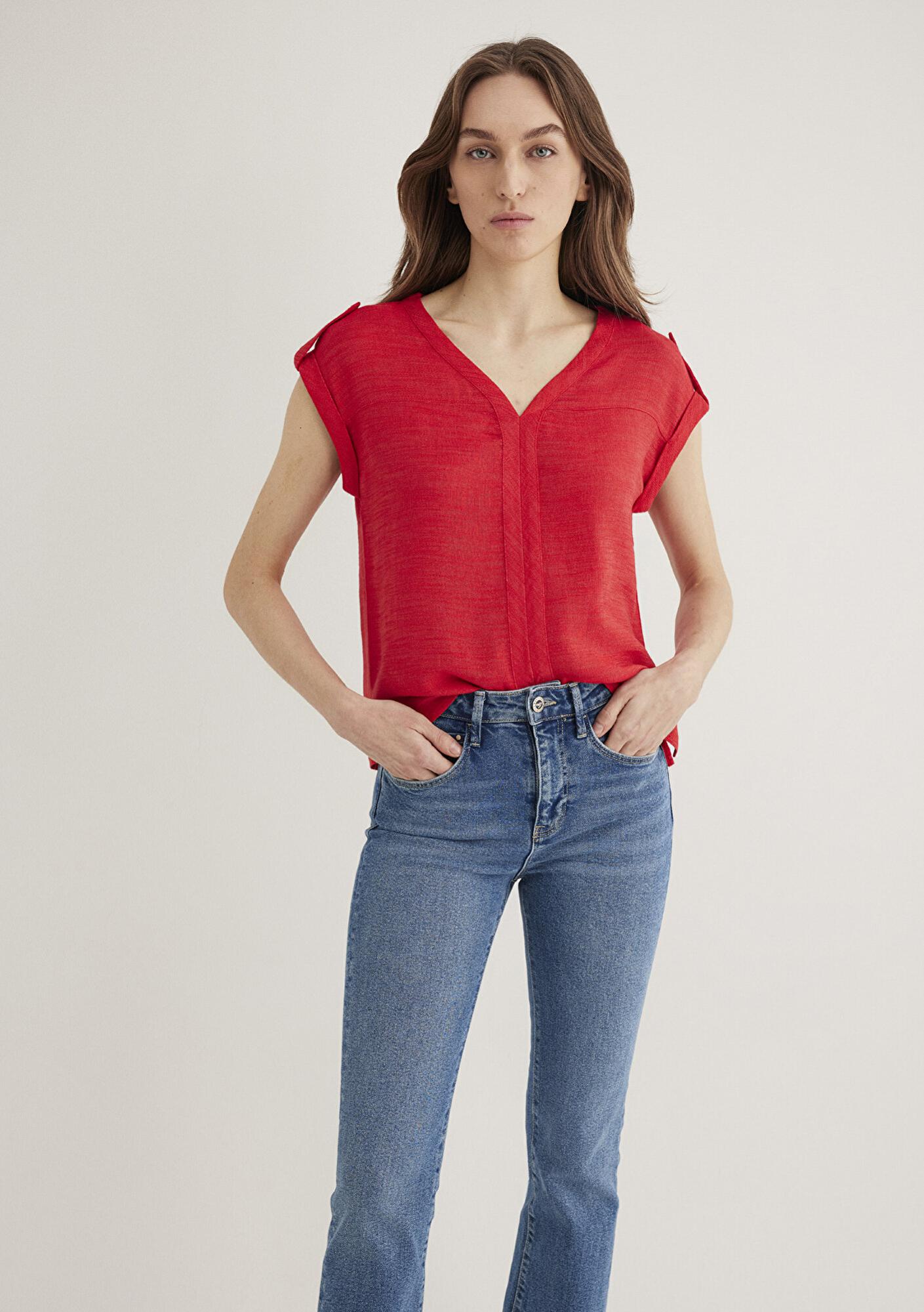 Mavi V Yaka Kırmızı Bluz 122504-30648