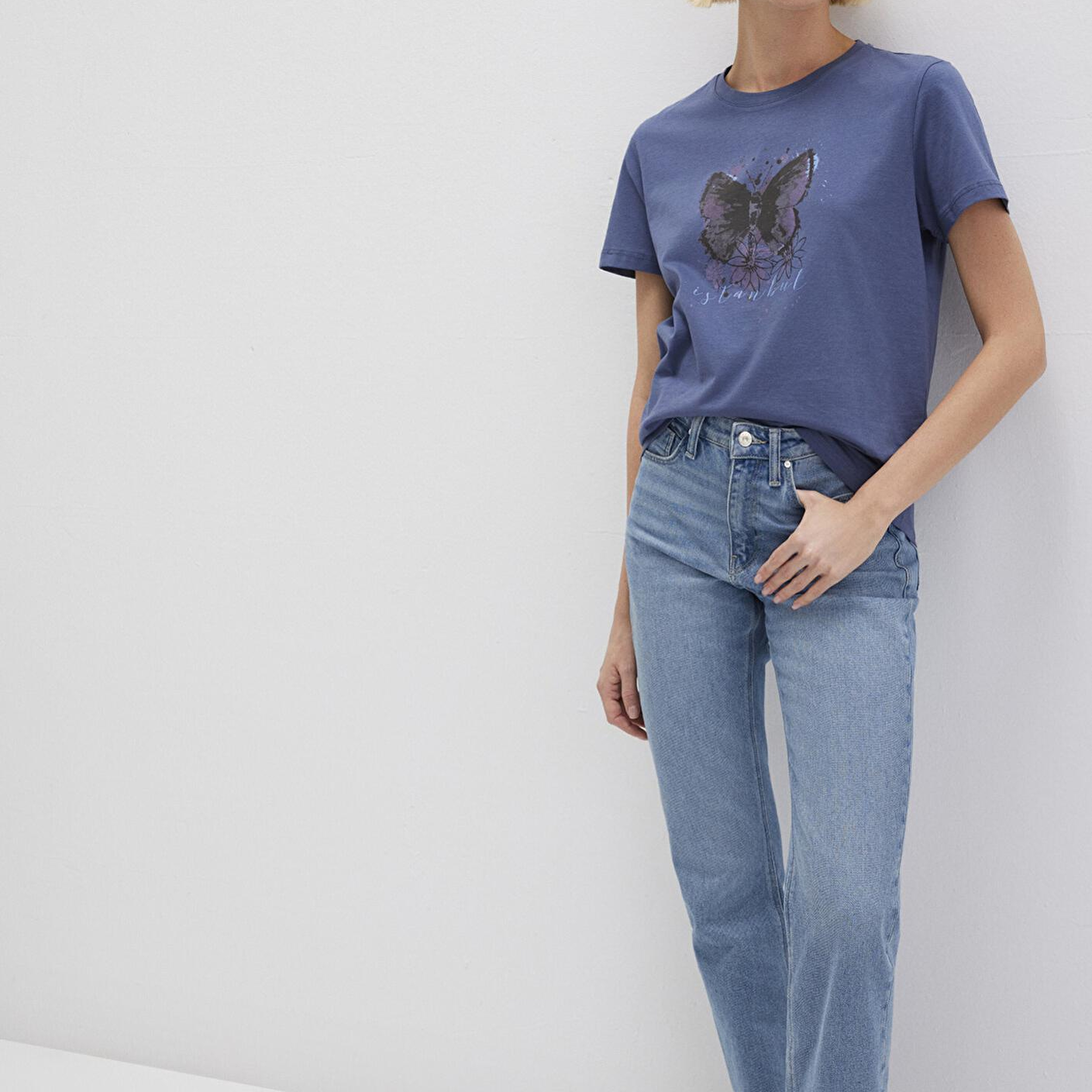 Mavi Kelebek Baskılı Lacivert İstanbul Tişört Regular Fit / Normal Kesim 168571-30233